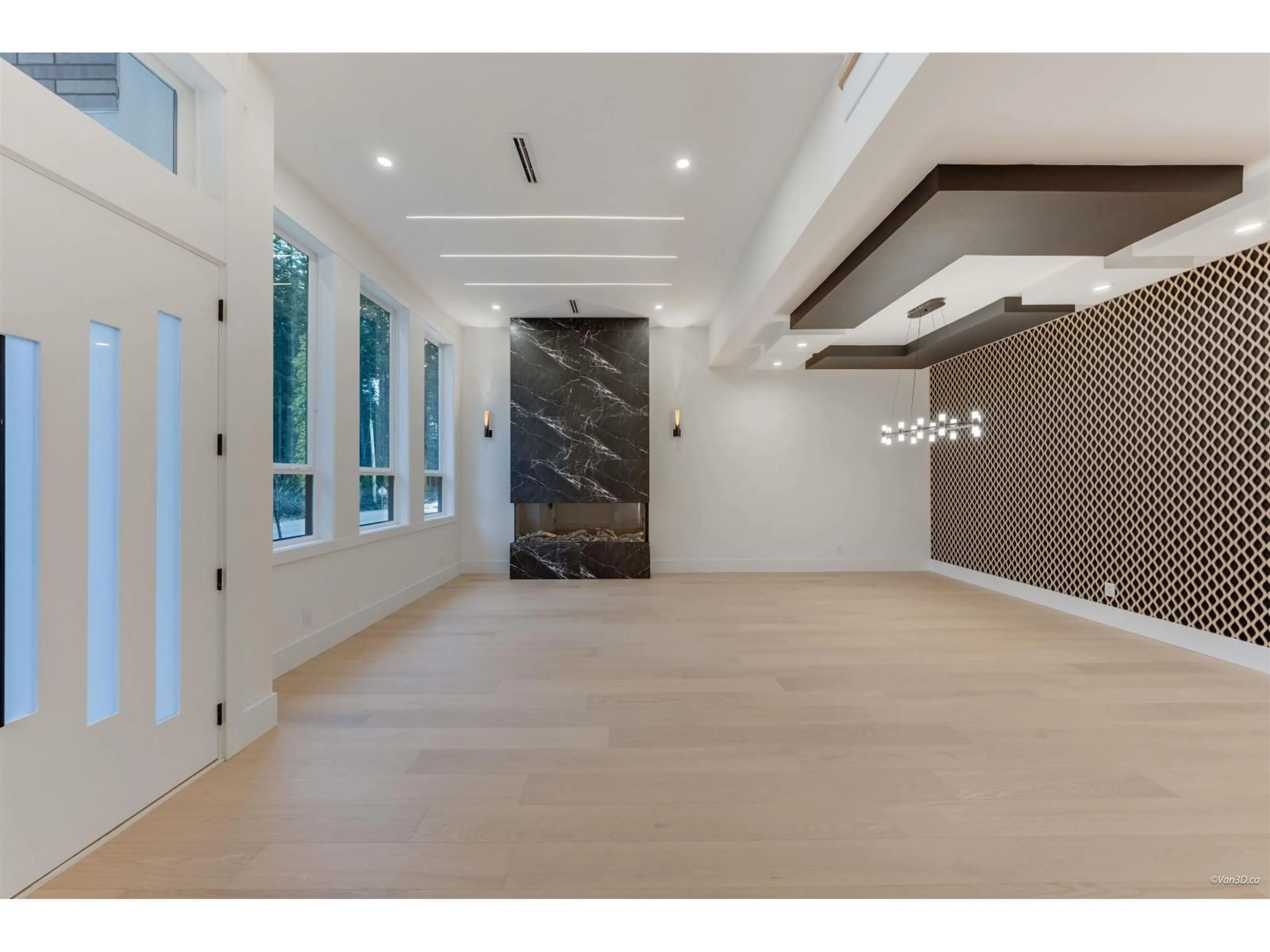 Indoor foyer for 20331 27 AVENUE, Langley British Columbia V2Z0B6