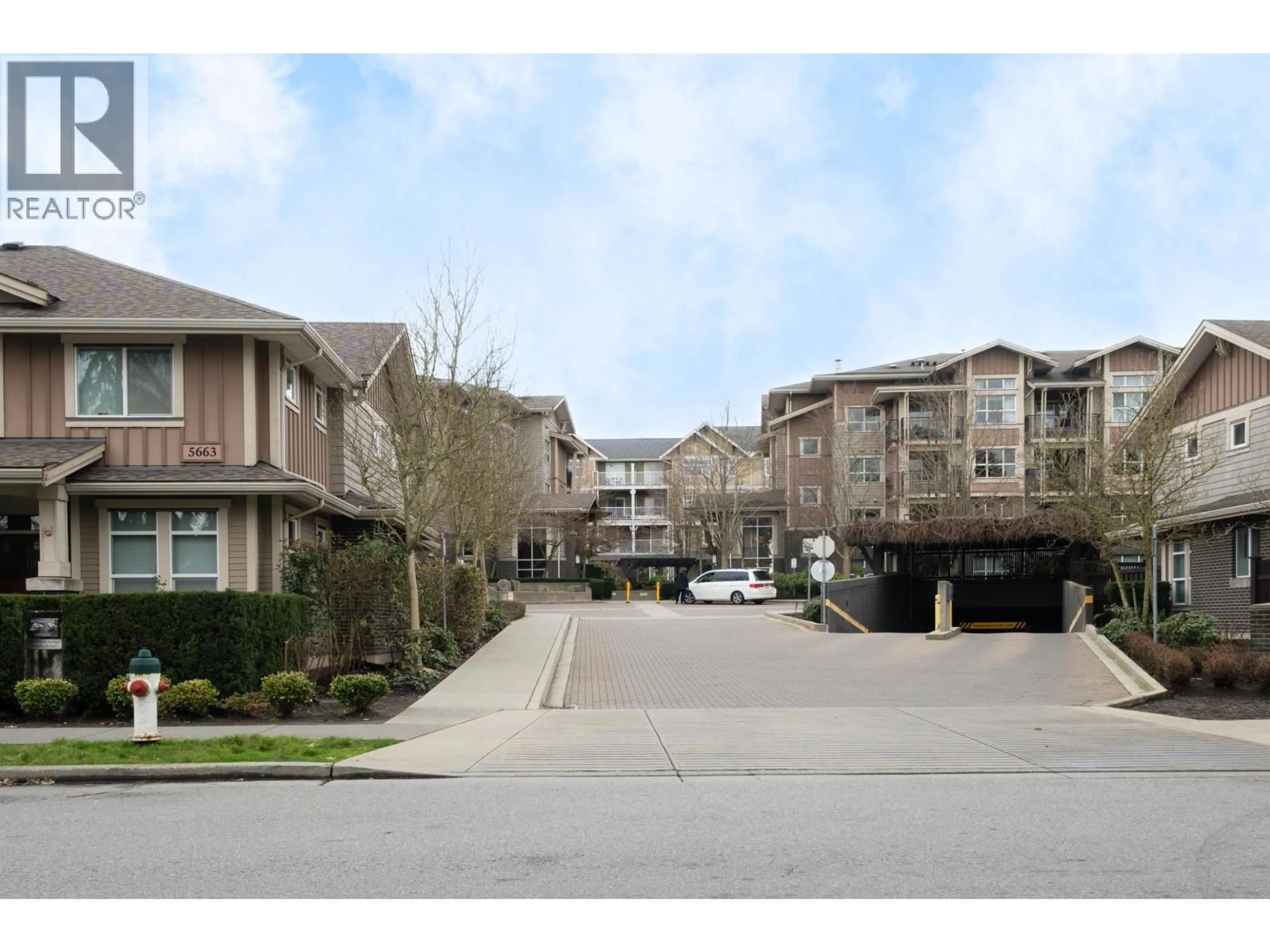 Unknown for 303 - 5775 IRMIN STREET, Burnaby British Columbia V5J0C3