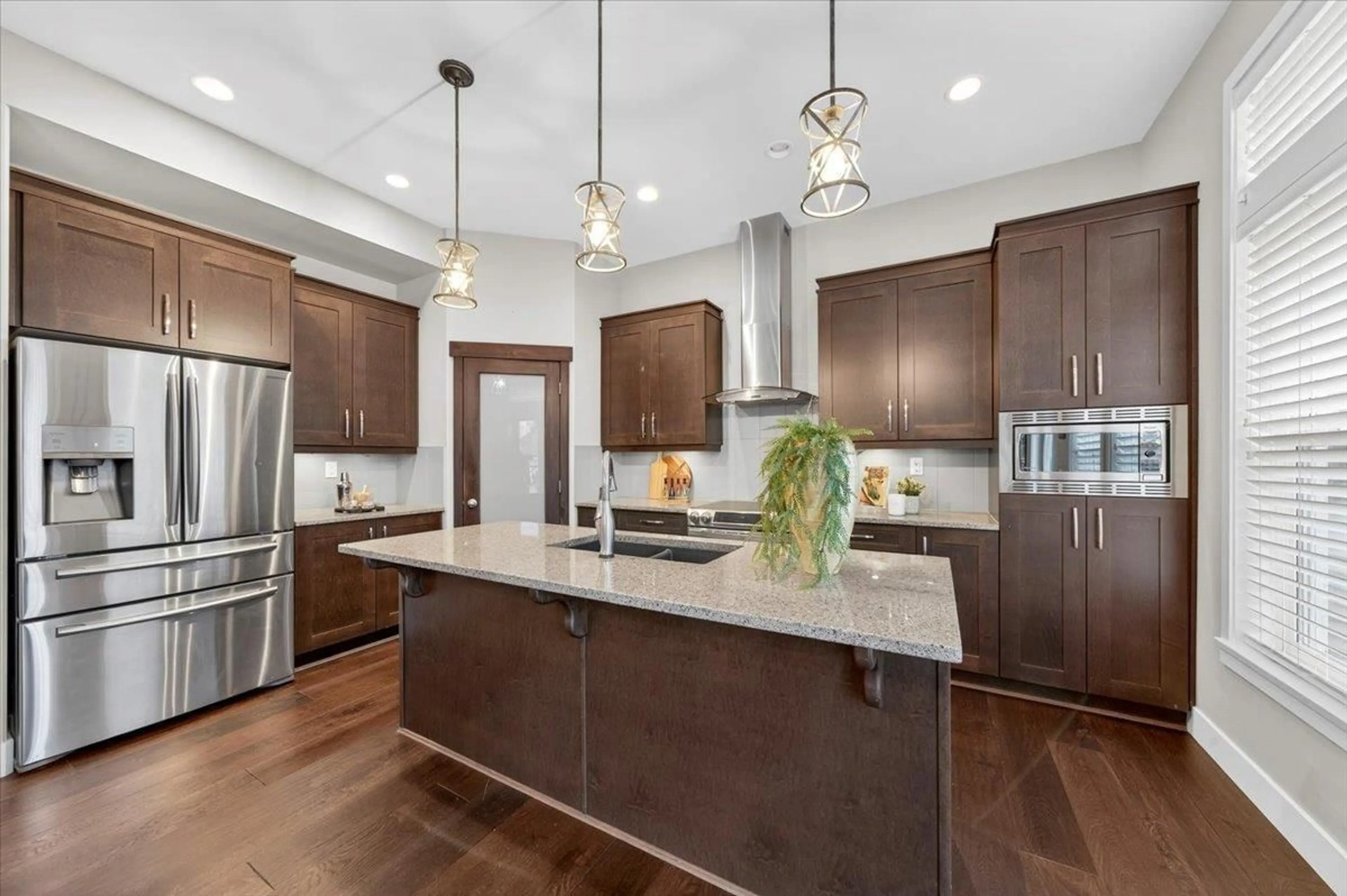 Open concept kitchen, unknown for 2879 160A STREET, Surrey British Columbia V3S3Y6