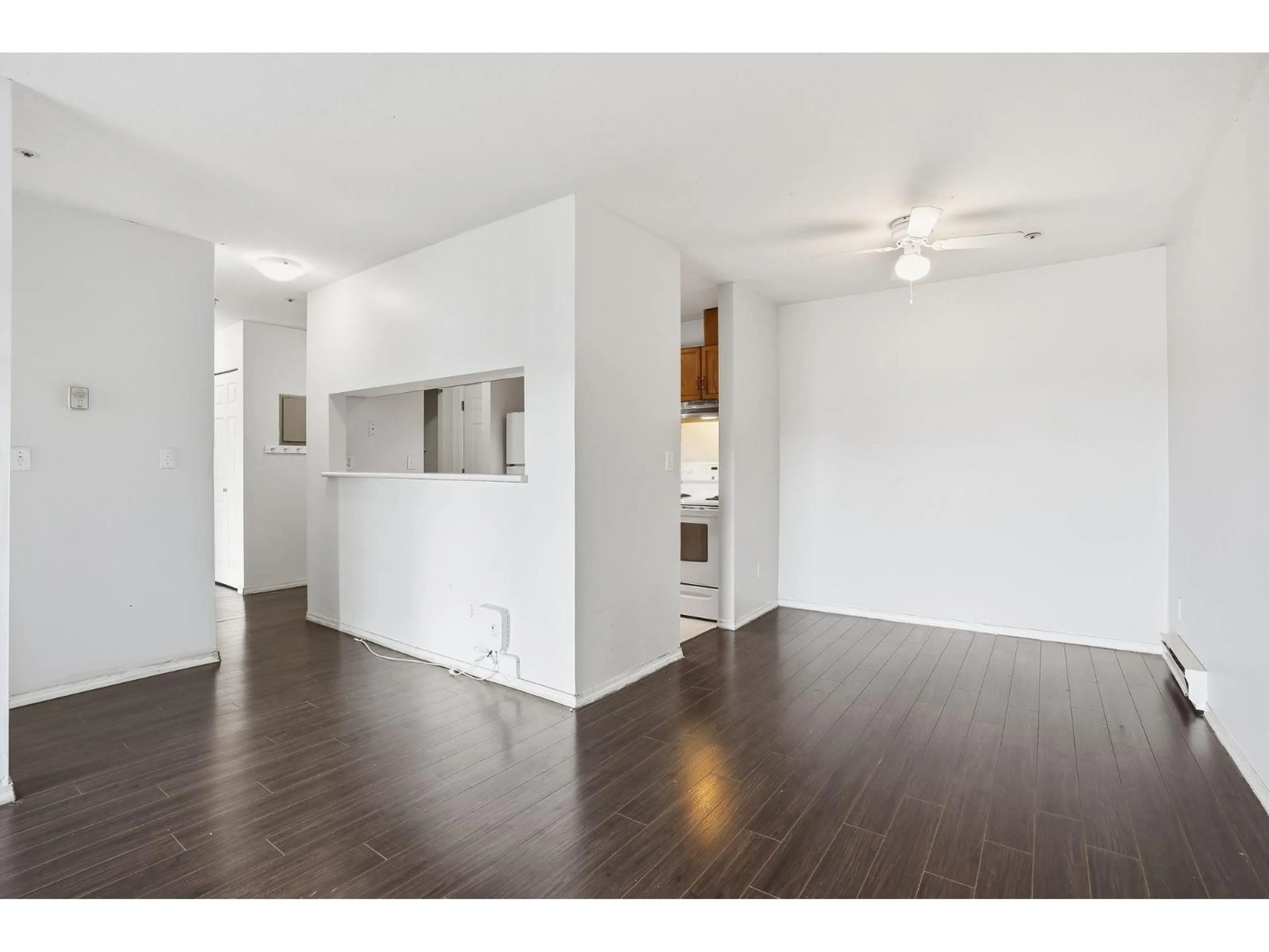 A pic of a room for 433 - 32830 GEORGE FERGUSON WAY, Abbotsford British Columbia V2S7K1