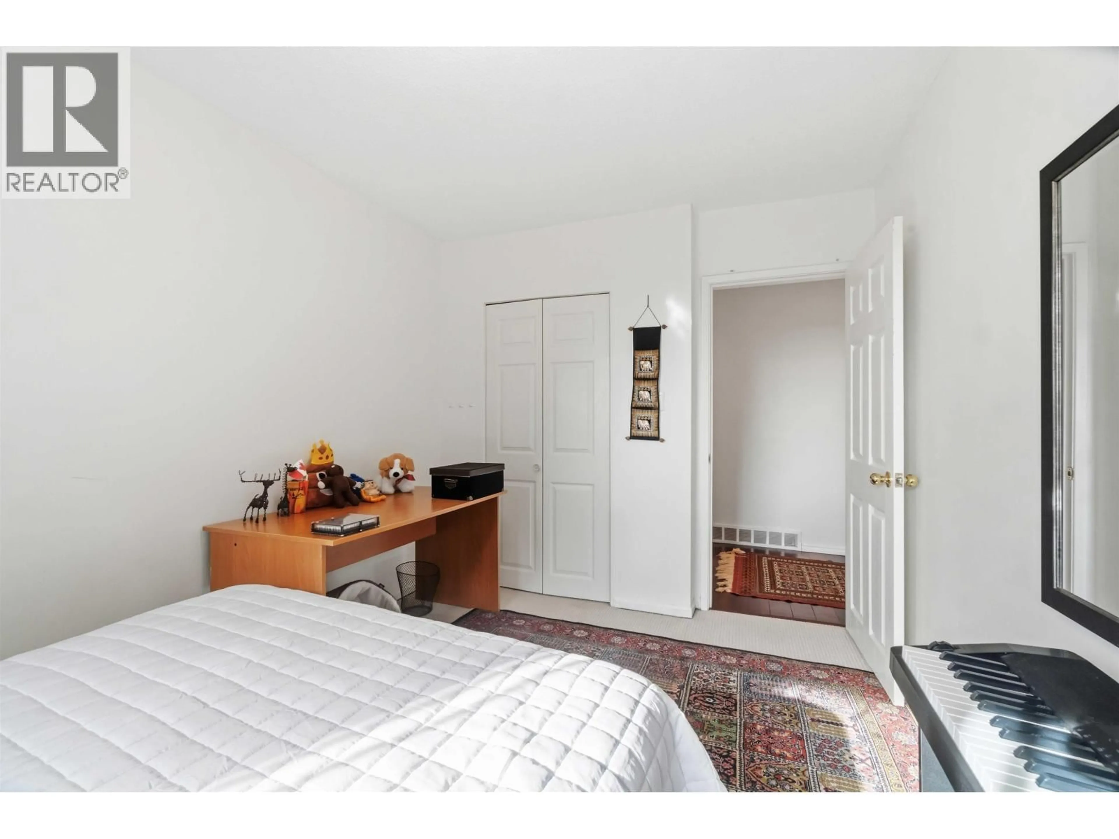 A pic of a room for 552 29TH STREET, North Vancouver British Columbia V7N2K1