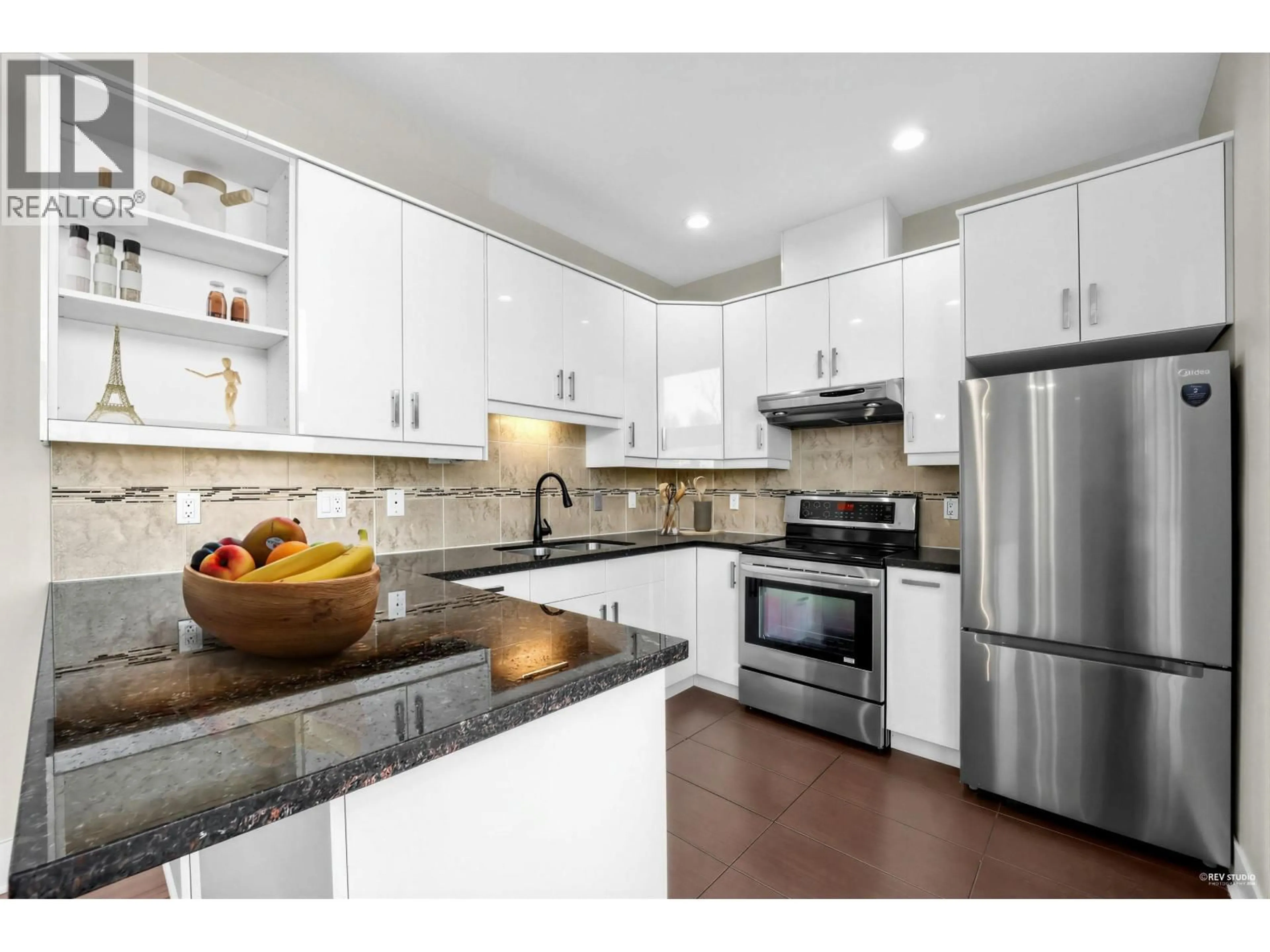 Open concept kitchen, unknown for PH5 - 2088 11TH AVENUE, Vancouver British Columbia V6J2C9