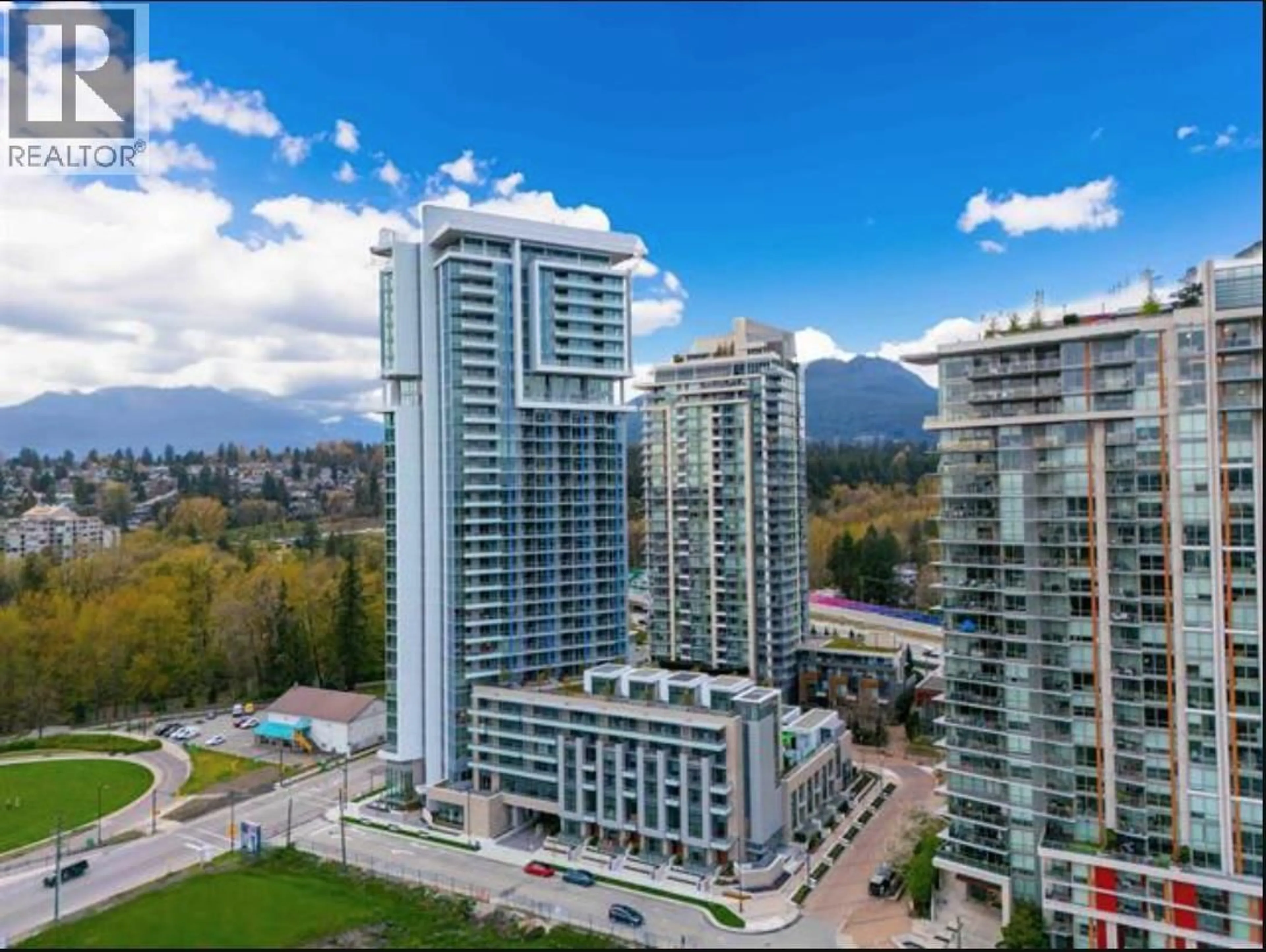 A pic from outside/outdoor area/front of a property/back of a property/a pic from drone, city buildings view from balcony for 709 - 1500 FERN STREET, North Vancouver British Columbia V7J0E6