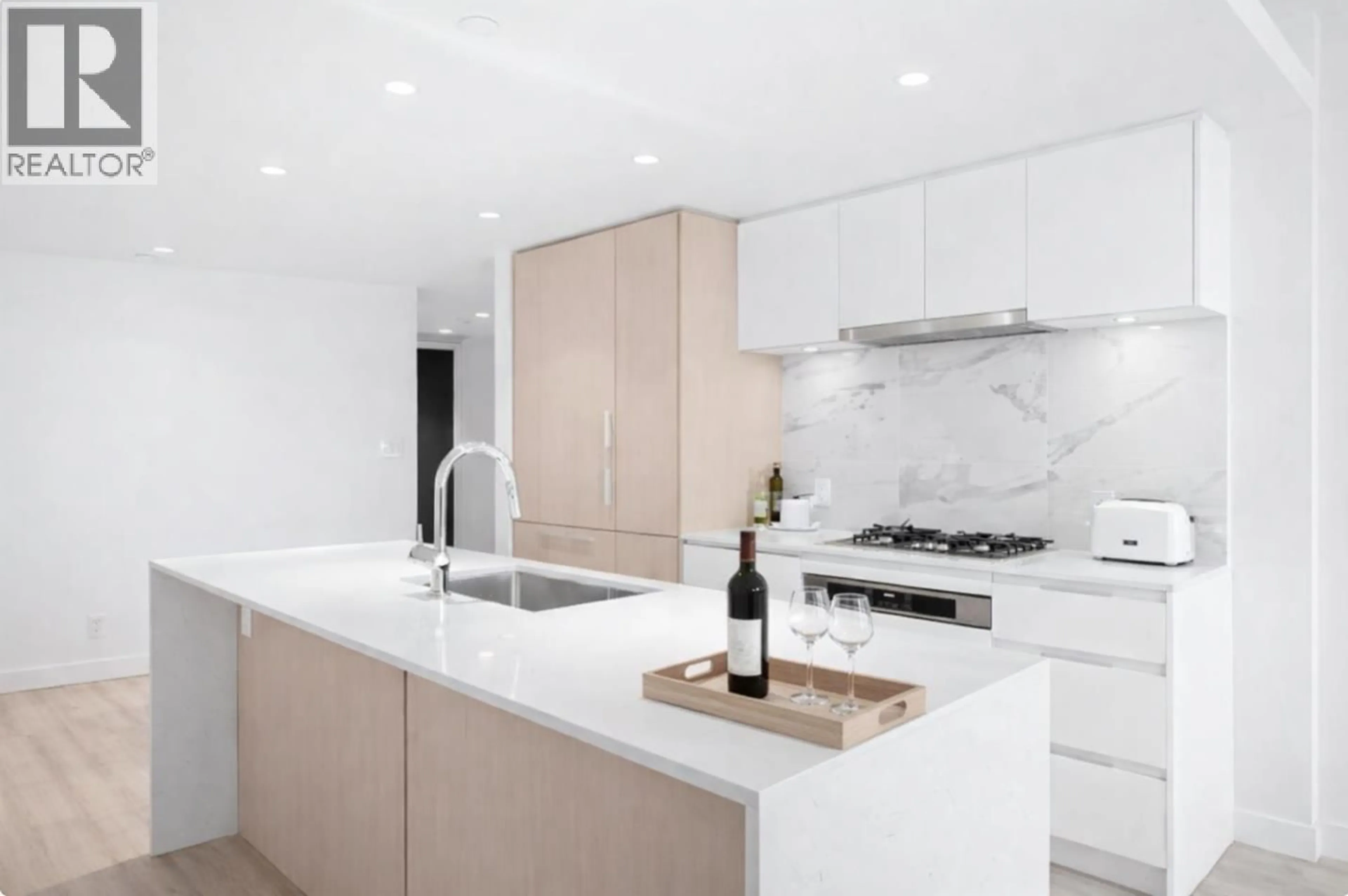 Contemporary kitchen, ceramic/tile floor for 709 - 1500 FERN STREET, North Vancouver British Columbia V7J0E6