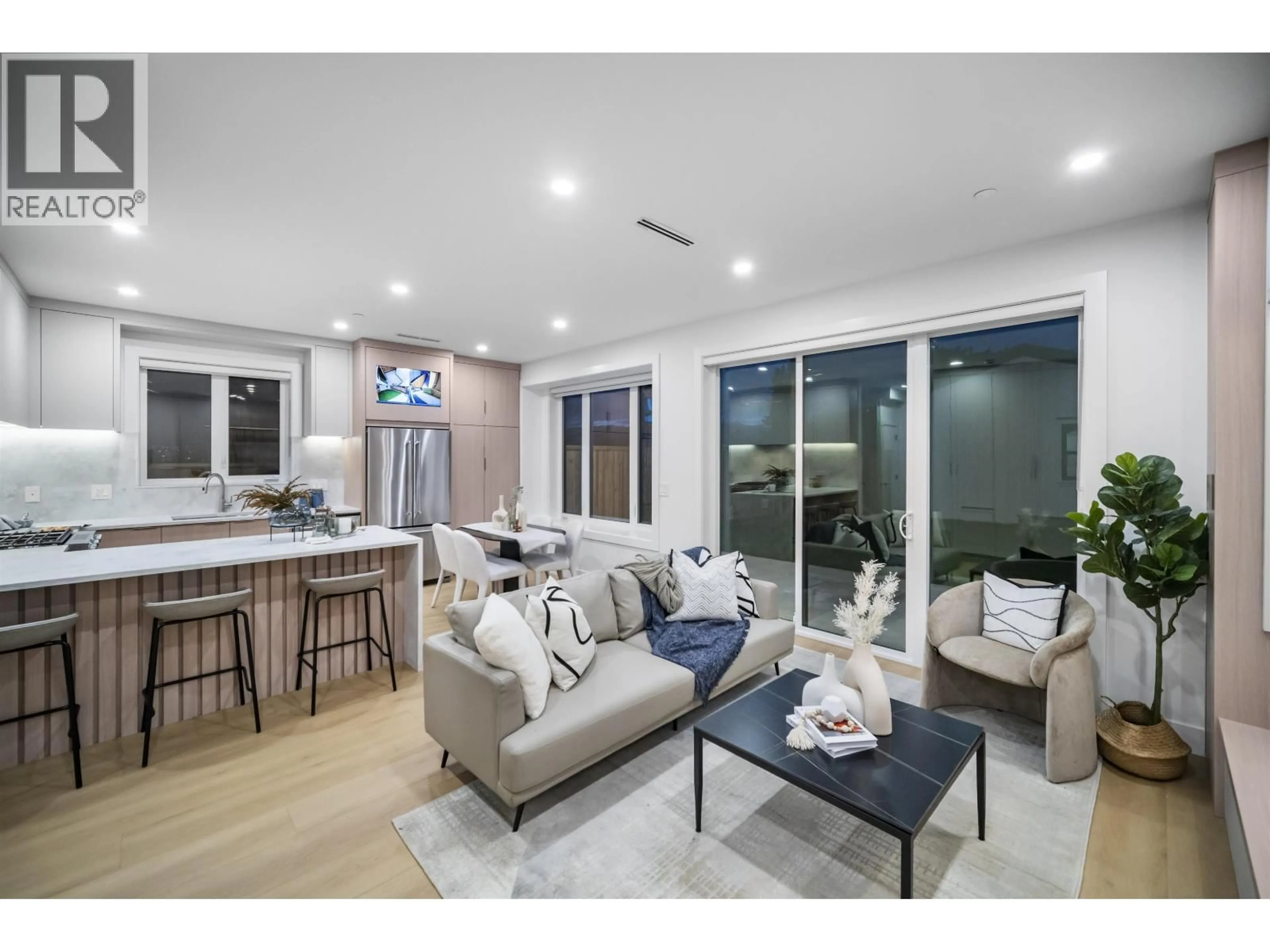 Open concept kitchen, unknown for 2 - 3623 TRIUMPH STREET, Vancouver British Columbia V5K1V4