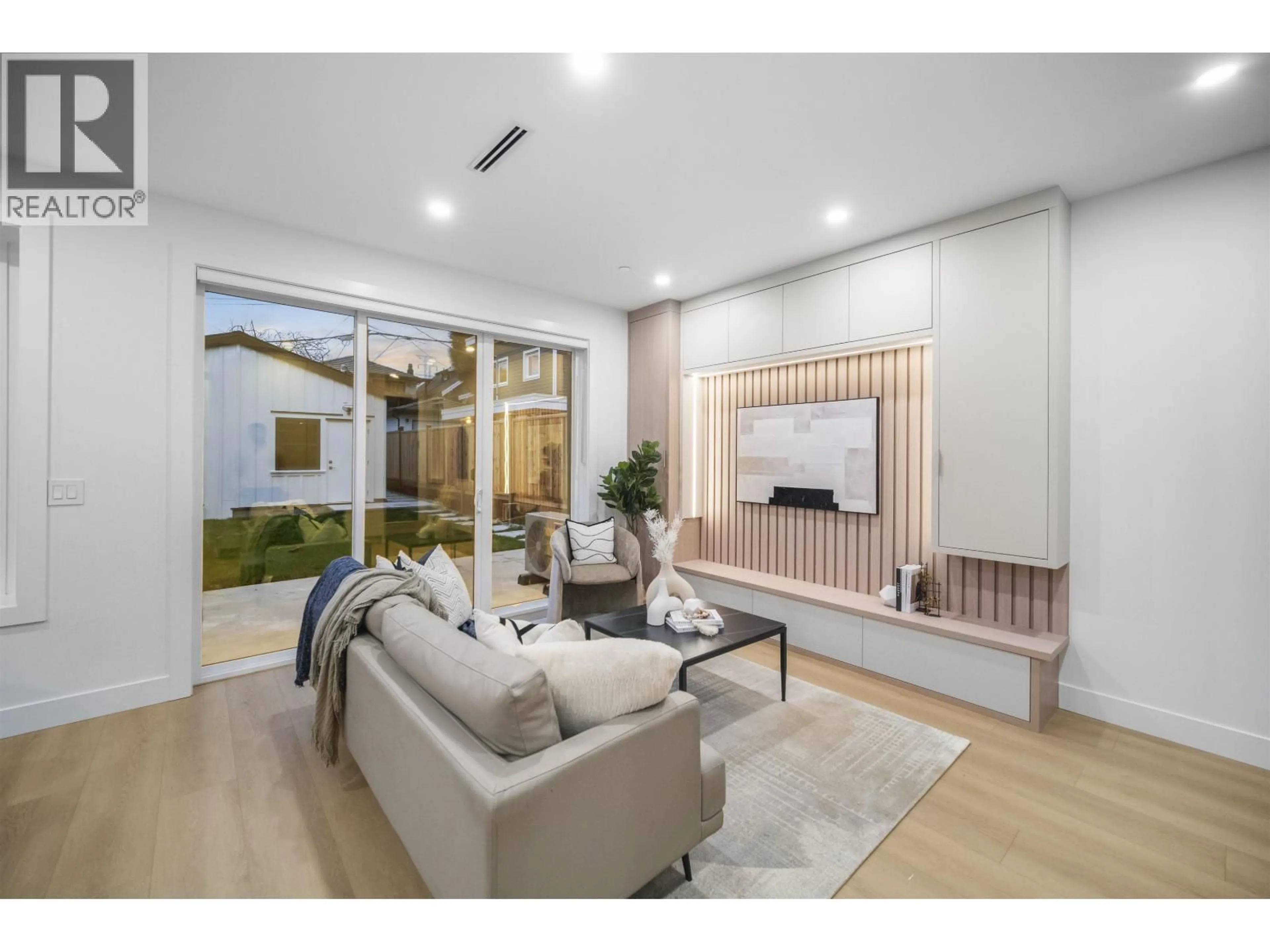 Living room with furniture, unknown for 2 - 3623 TRIUMPH STREET, Vancouver British Columbia V5K1V4