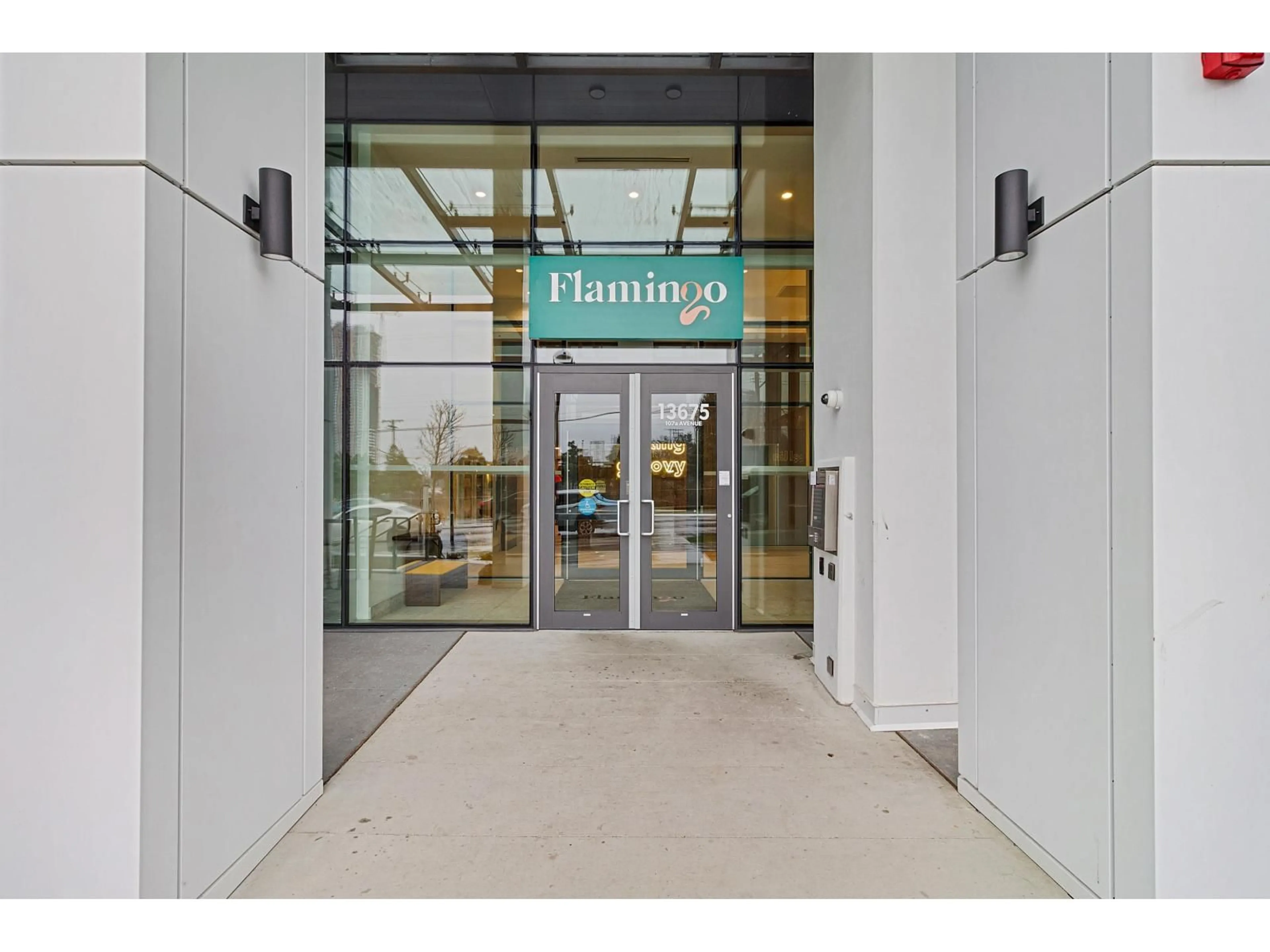 Indoor entryway for 504 - 13675 107A AVENUE, Surrey British Columbia V3T2H3