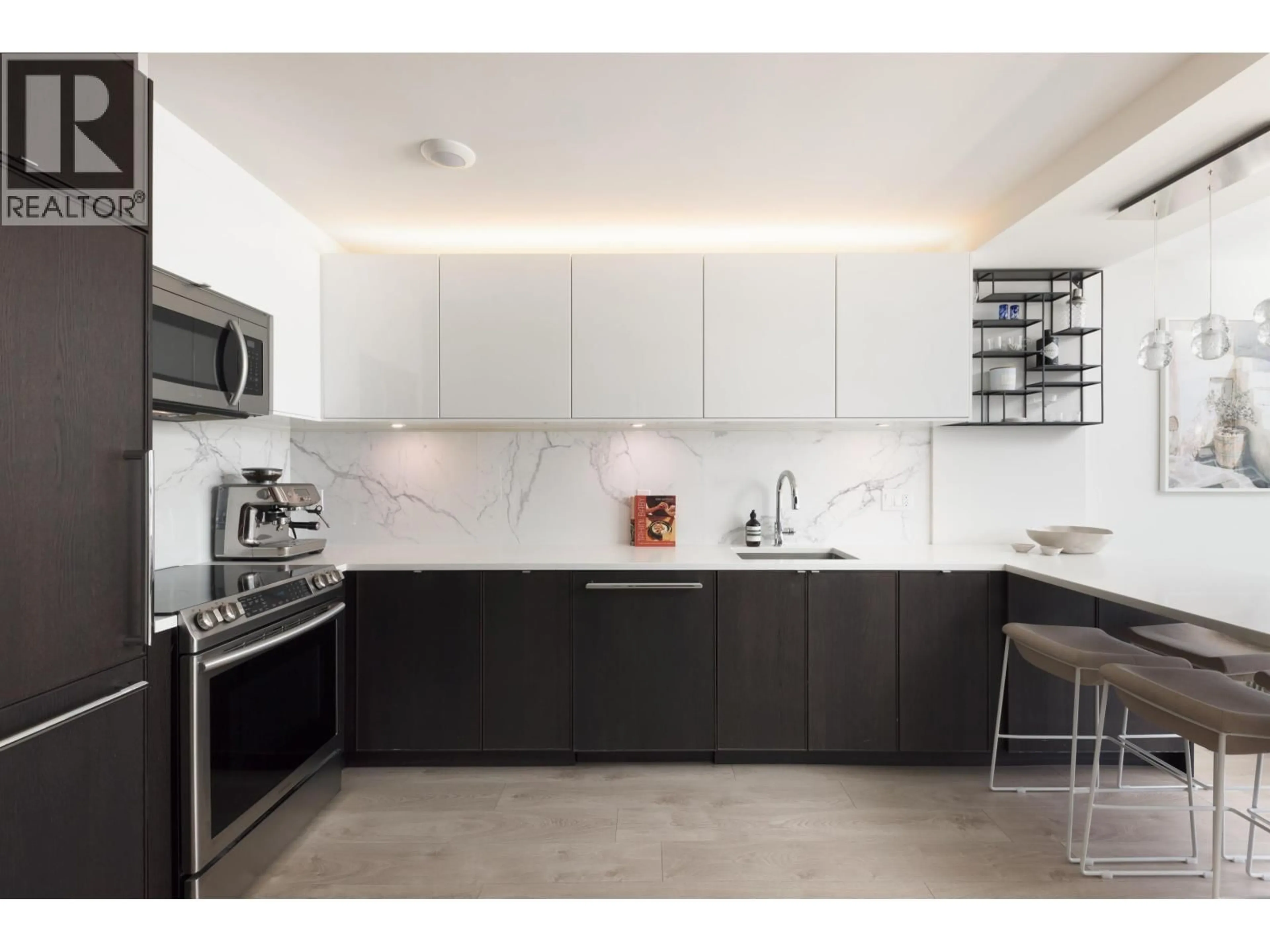 Unknown for 1916 - 938 SMITHE STREET, Vancouver British Columbia V6Z3H8