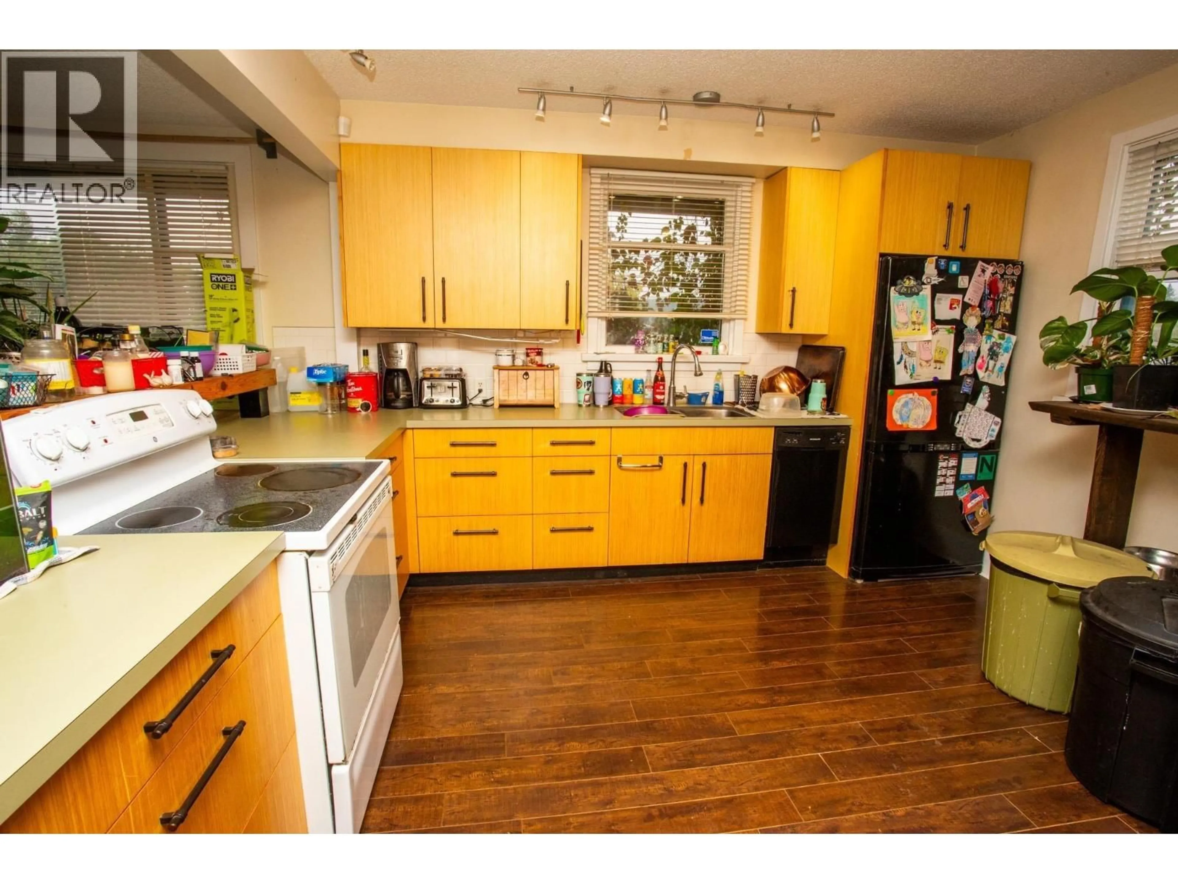 Standard kitchen, wood/laminate floor for 2021 SPRUCE STREET, Prince George British Columbia V2L2R7