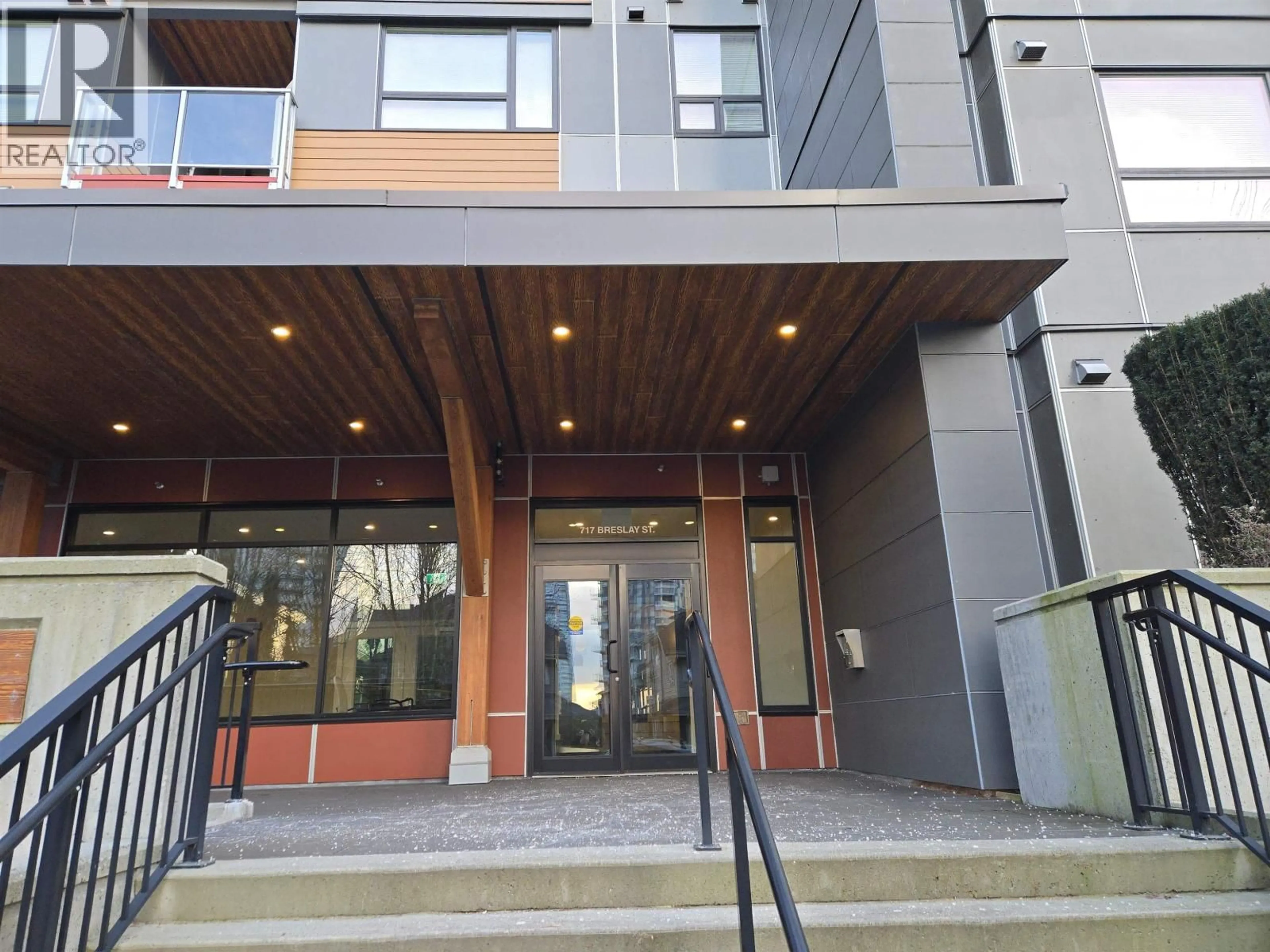 Indoor foyer for 609 - 717 BRESLAY STREET, Coquitlam British Columbia V3J0J3