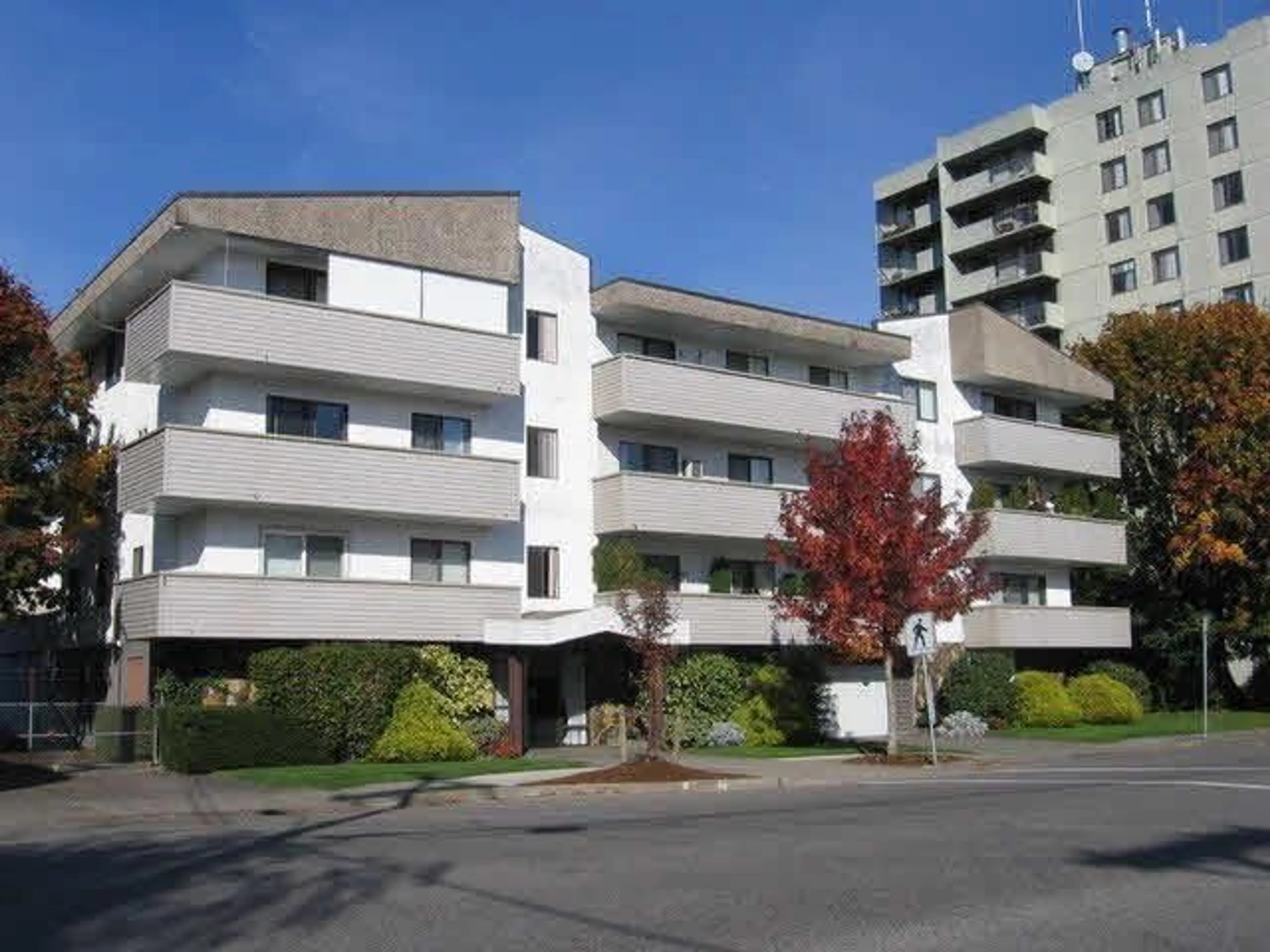 Patio, building for 204 - 9175 MARY STREET, Chilliwack British Columbia V2P4H7