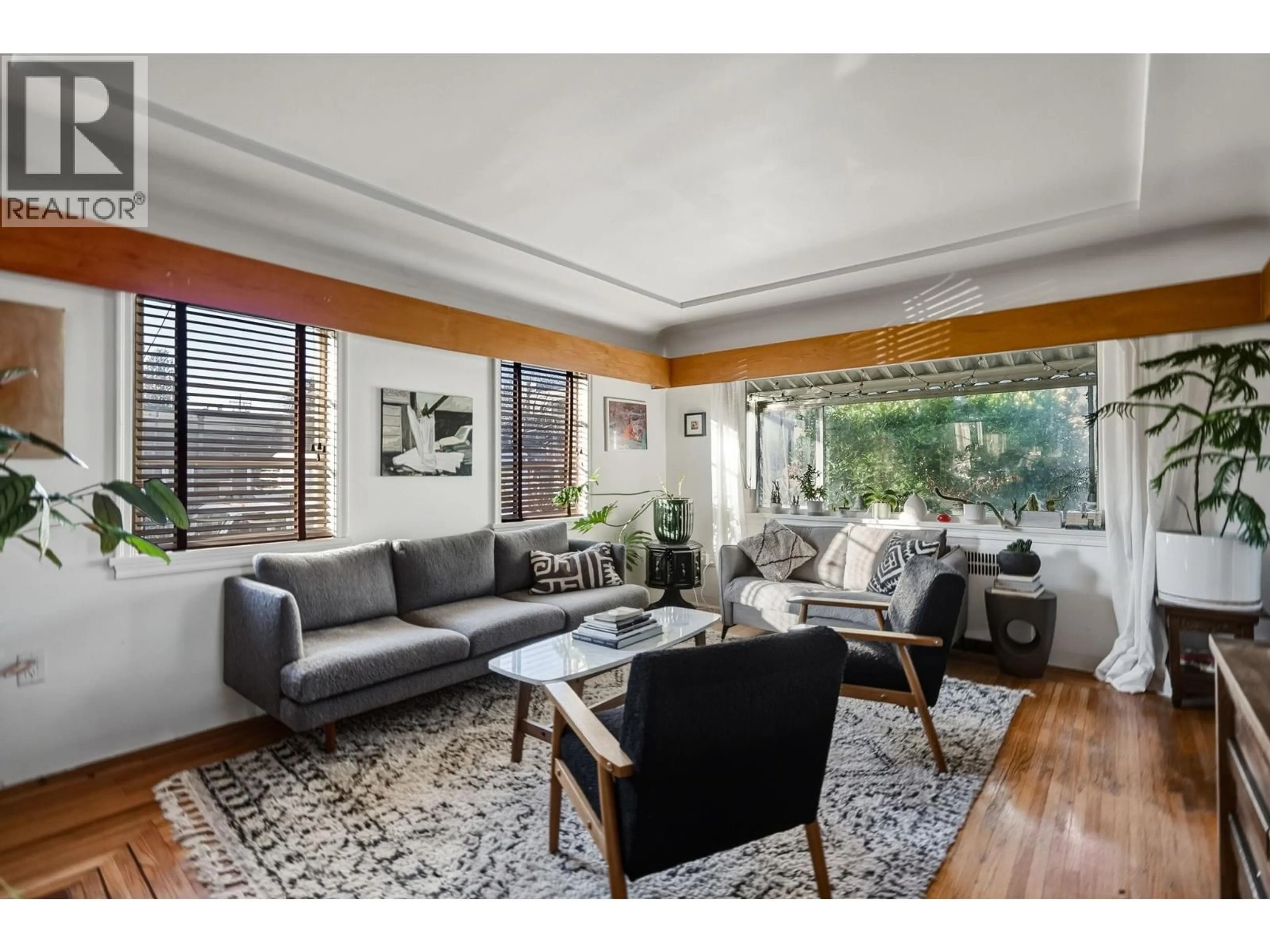 Living room with furniture, unknown for 228 26TH AVENUE, Vancouver British Columbia V5V2H3