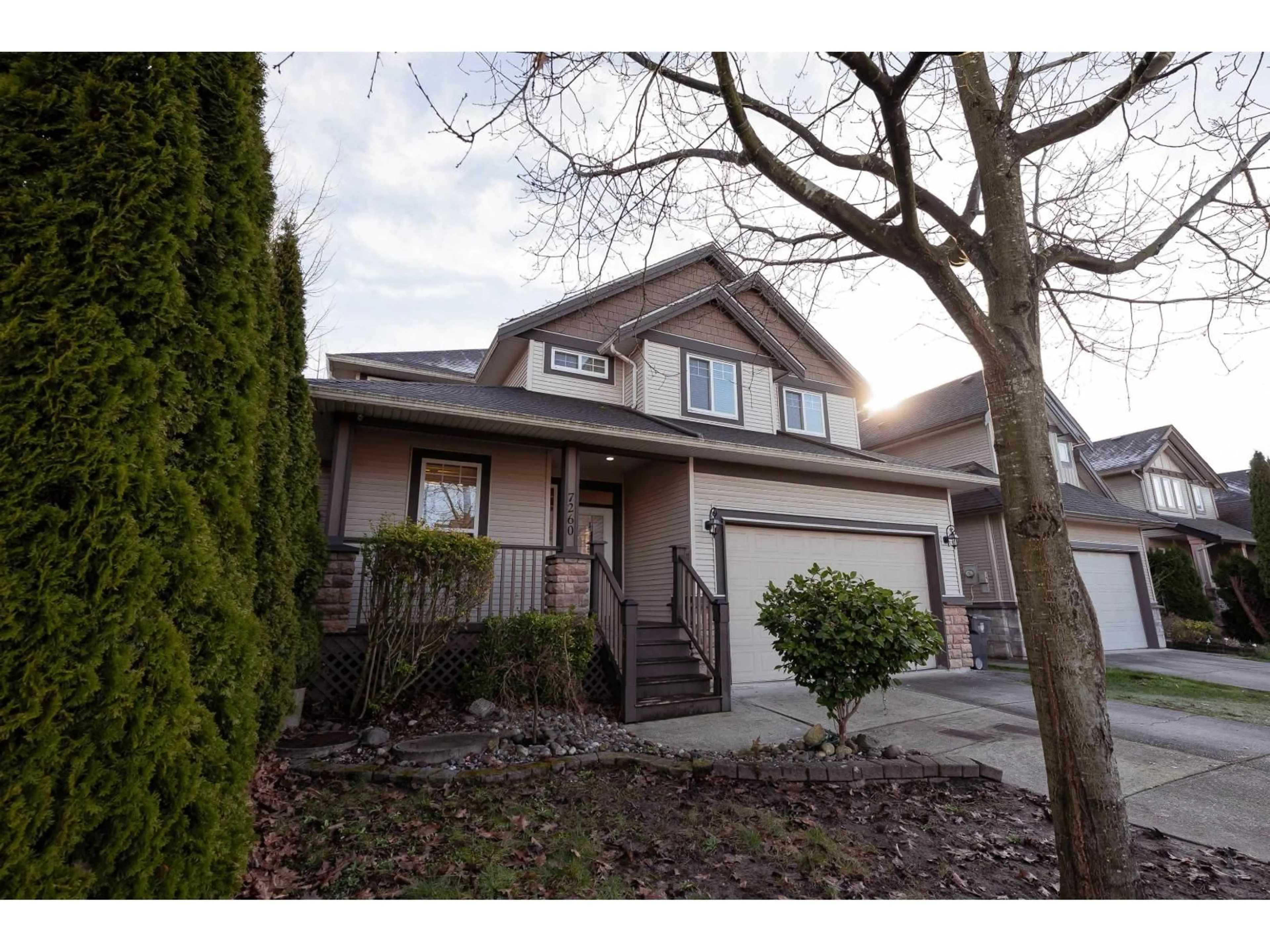 Home with vinyl exterior material, street for 7260 196 STREET, Langley British Columbia V2Y3C3