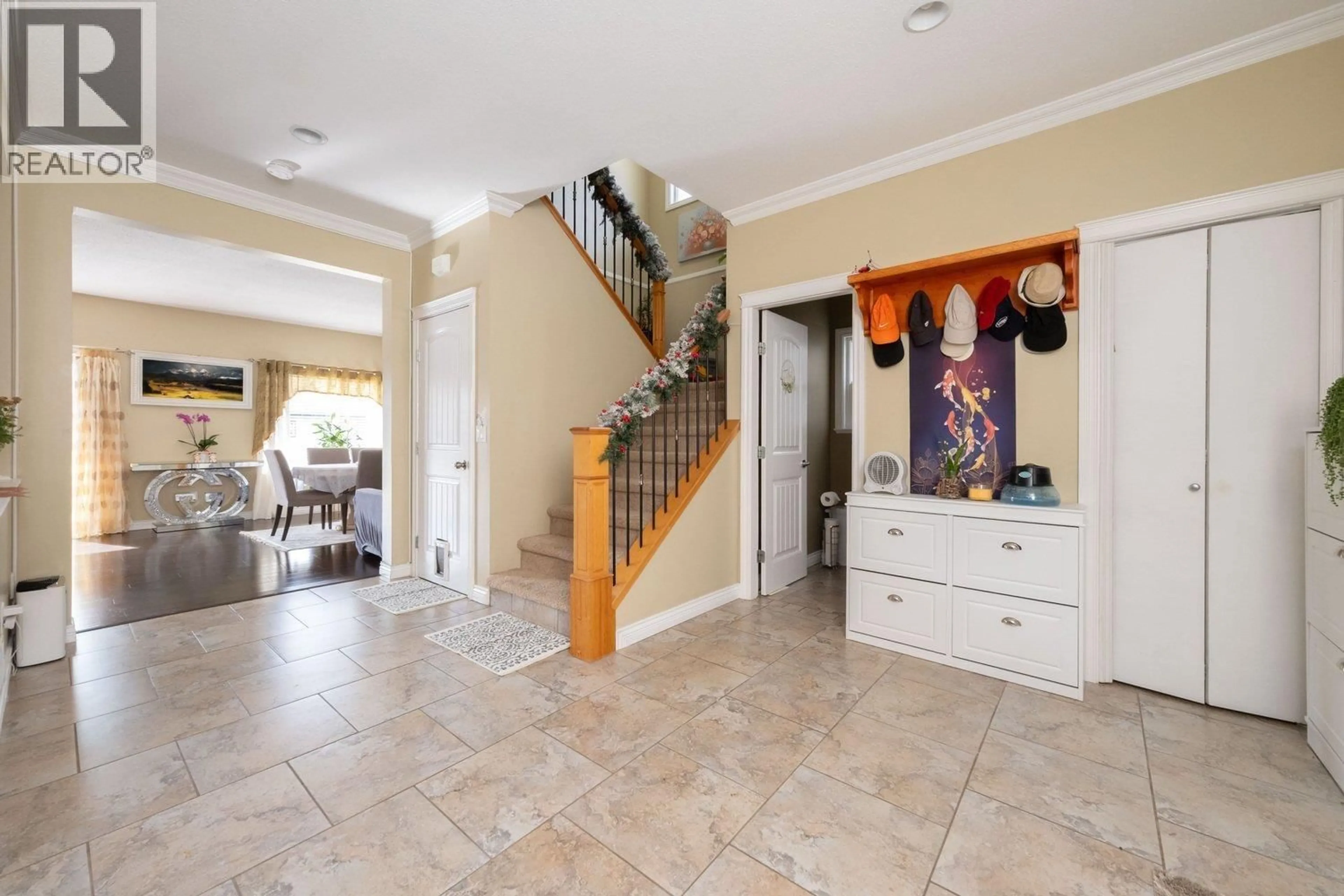 Indoor foyer for 23622 111A AVENUE, Maple Ridge British Columbia V2W2G1