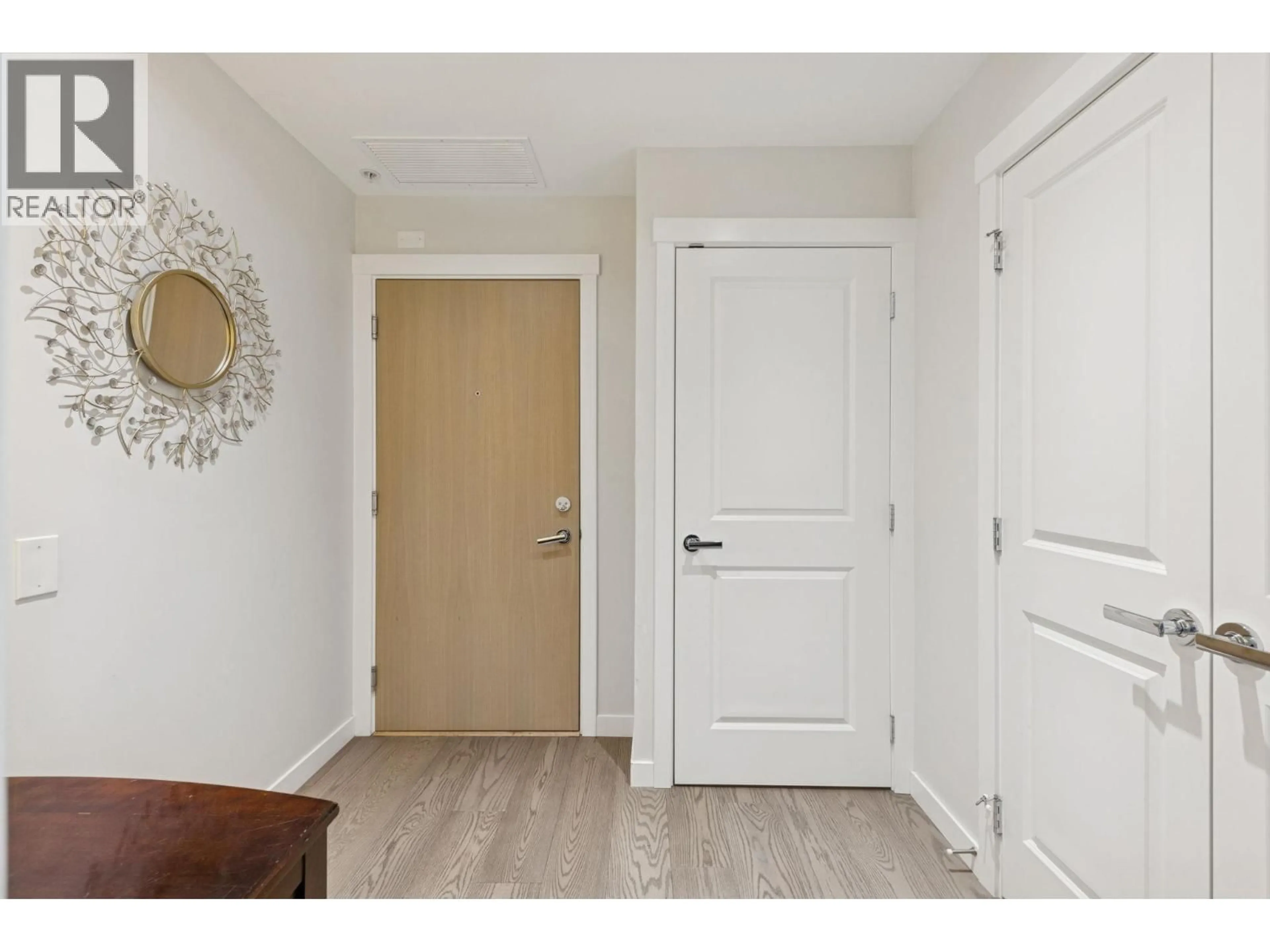 Indoor entryway for 530 - 3563 ROSS DRIVE, Vancouver British Columbia V6S0L3