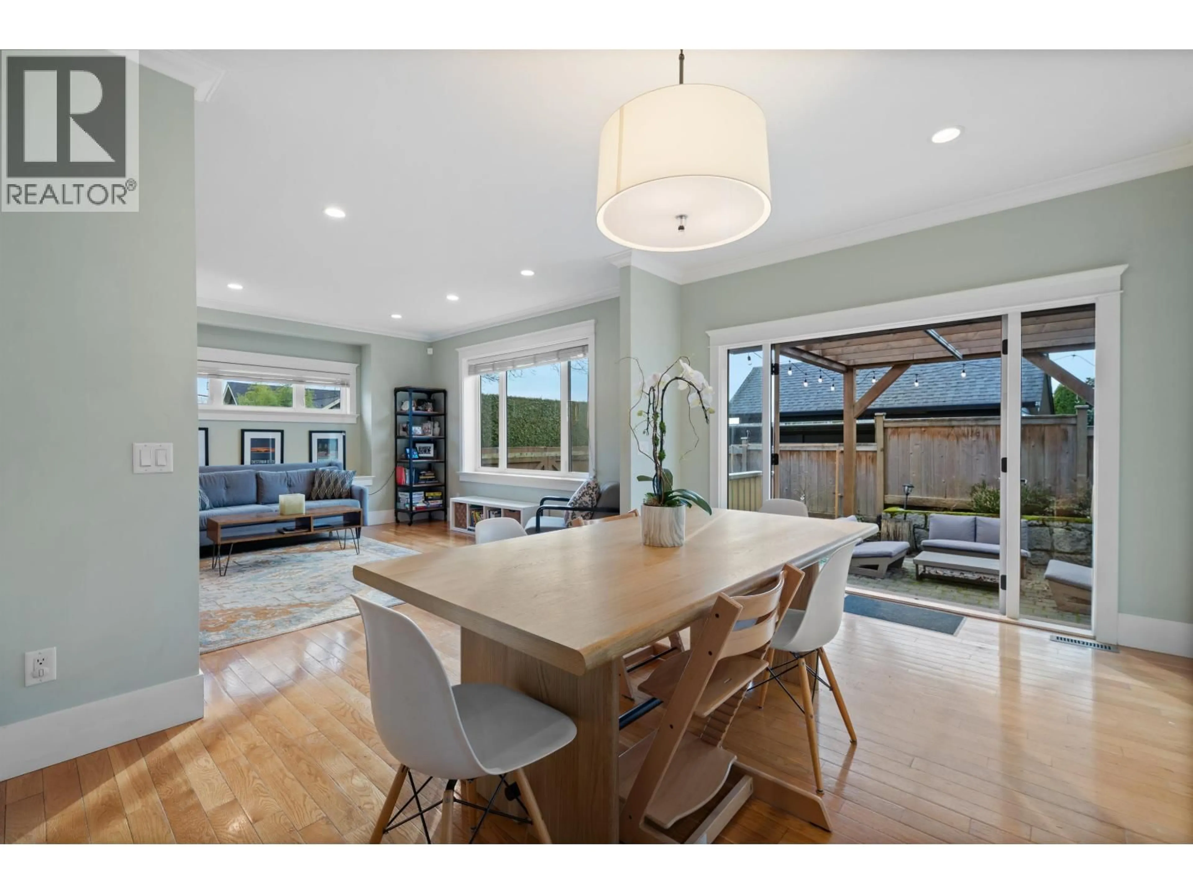 Open concept kitchen, unknown for 335 8TH STREET, North Vancouver British Columbia V7L1Z2