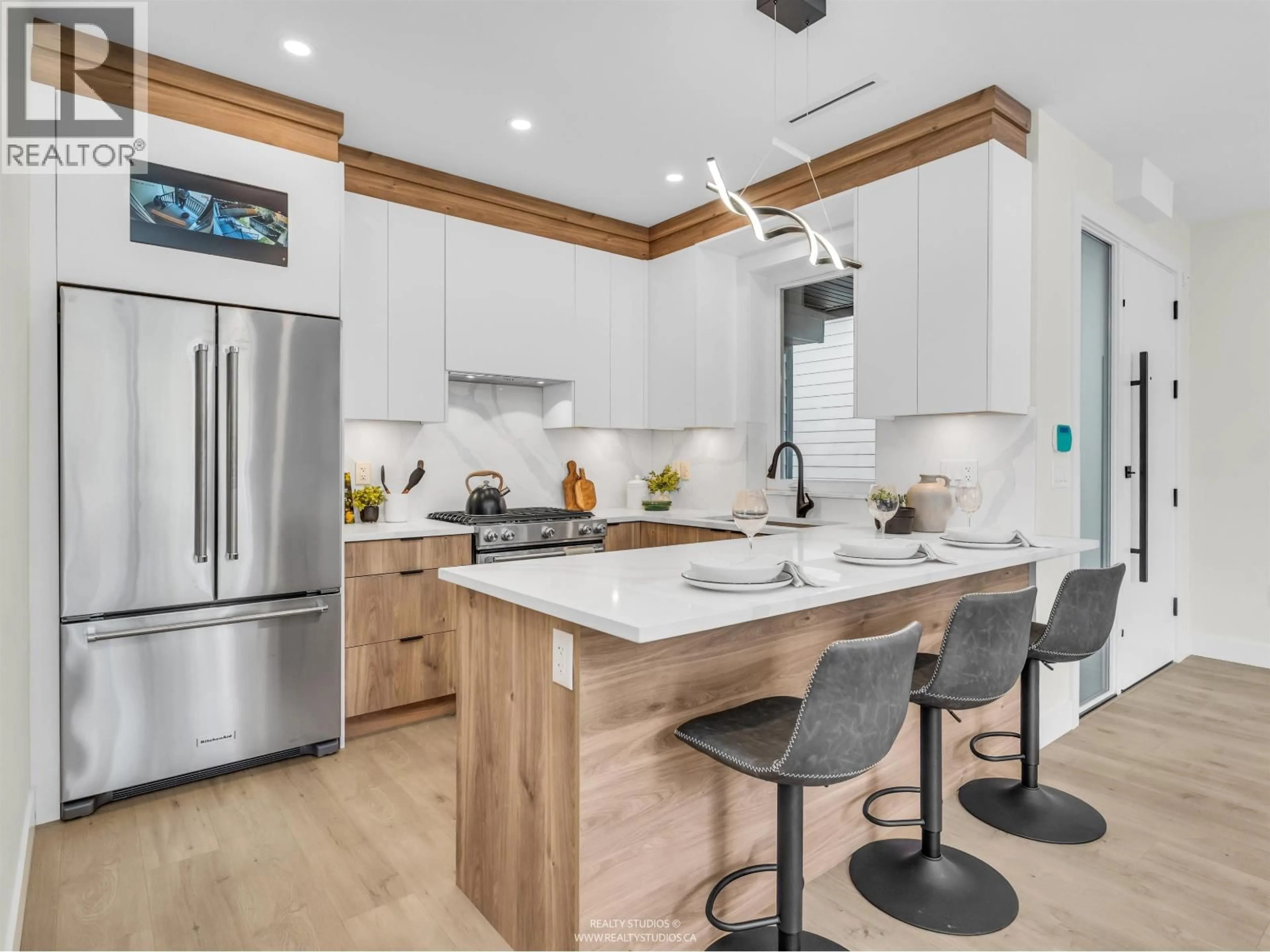 Contemporary kitchen, unknown for 2 - 5221 CLARENDON STREET, Vancouver British Columbia V5R3J7