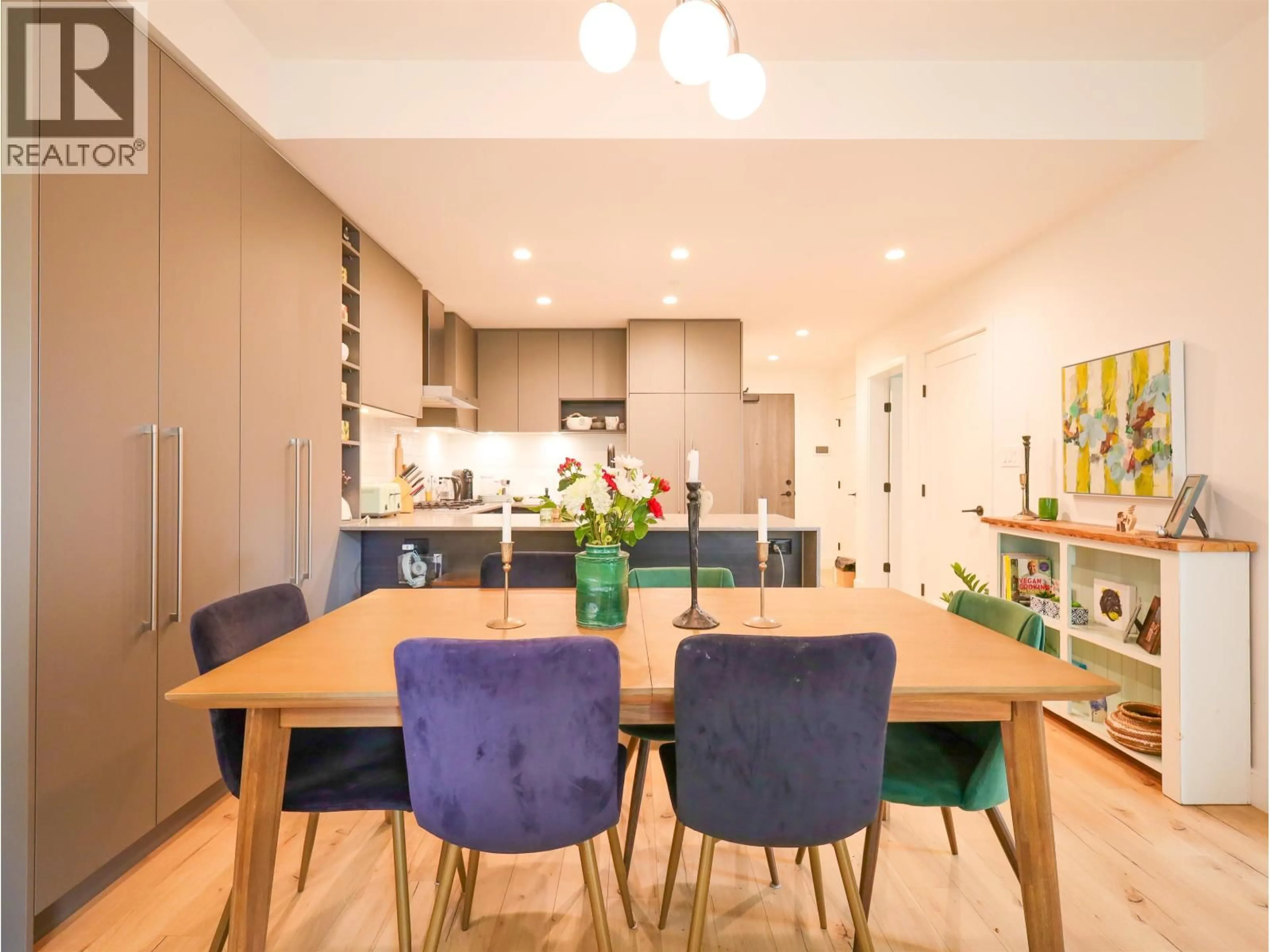 Open concept kitchen, wood/laminate floor for 224 - 3131 MURRAY STREET, Port Moody British Columbia V3H0L9