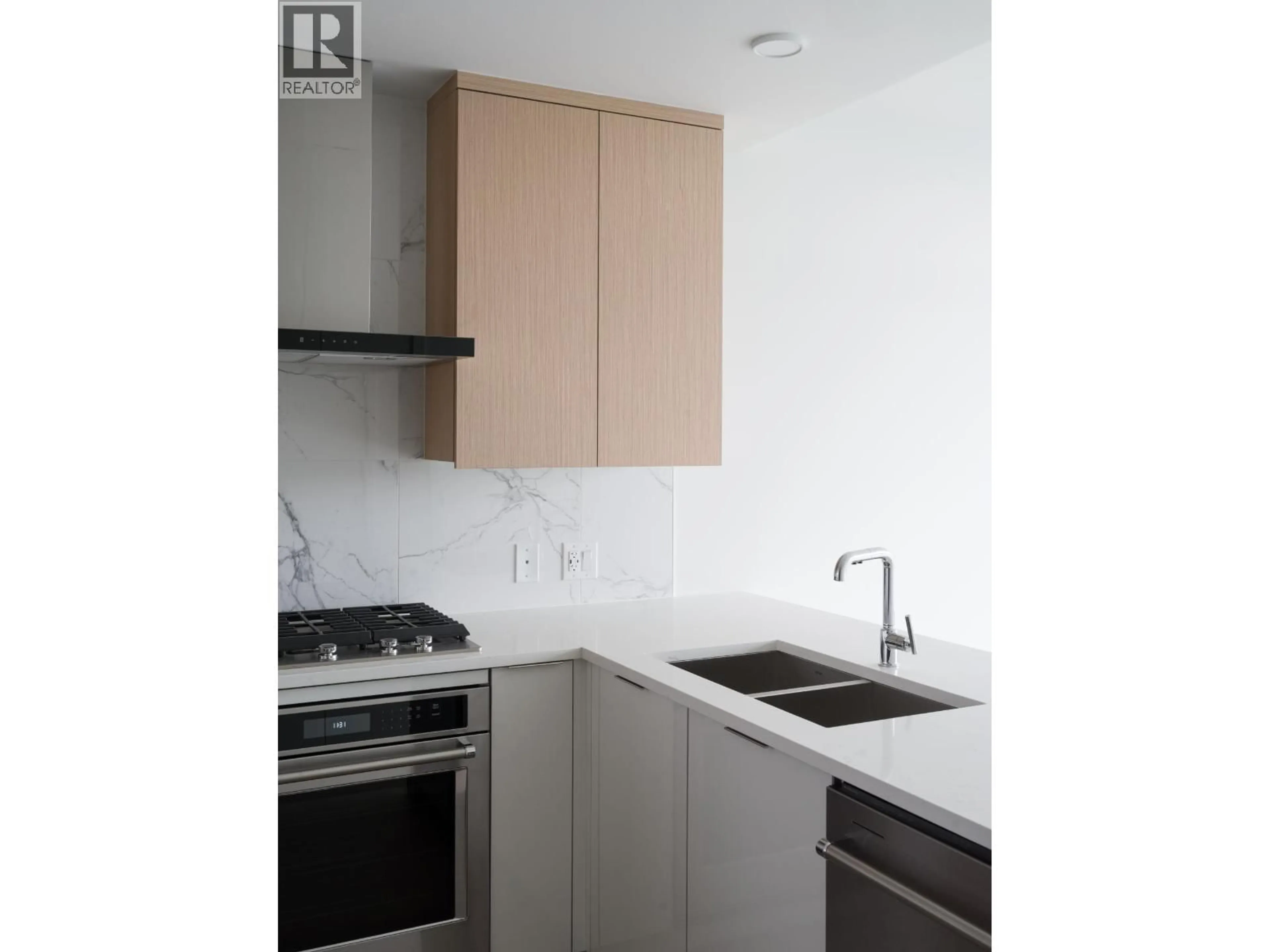 Standard kitchen, unknown for 1304 - 699 WHITING WAY, Coquitlam British Columbia V3J0N7