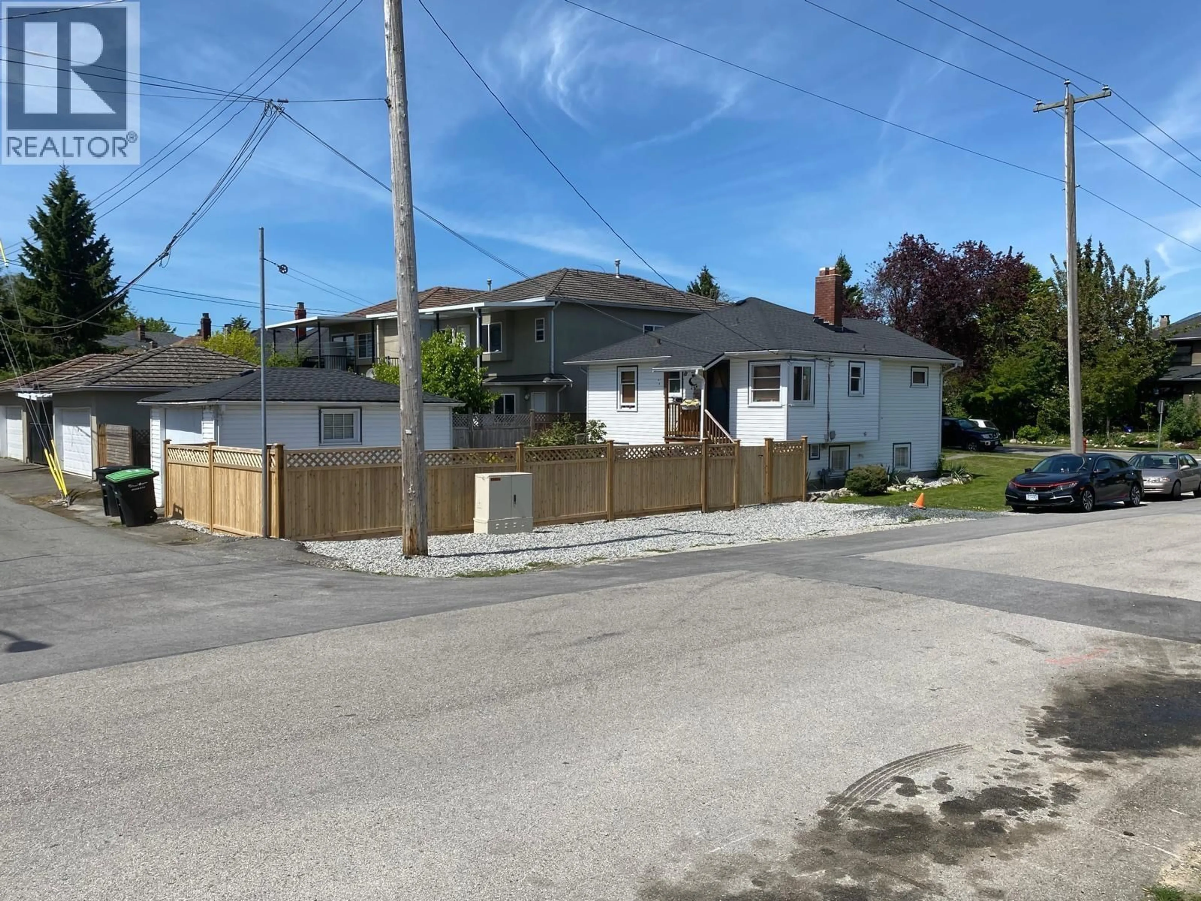 A pic from outside/outdoor area/front of a property/back of a property/a pic from drone, street for 2790 WILLIAM STREET, Vancouver British Columbia V5K2Y8