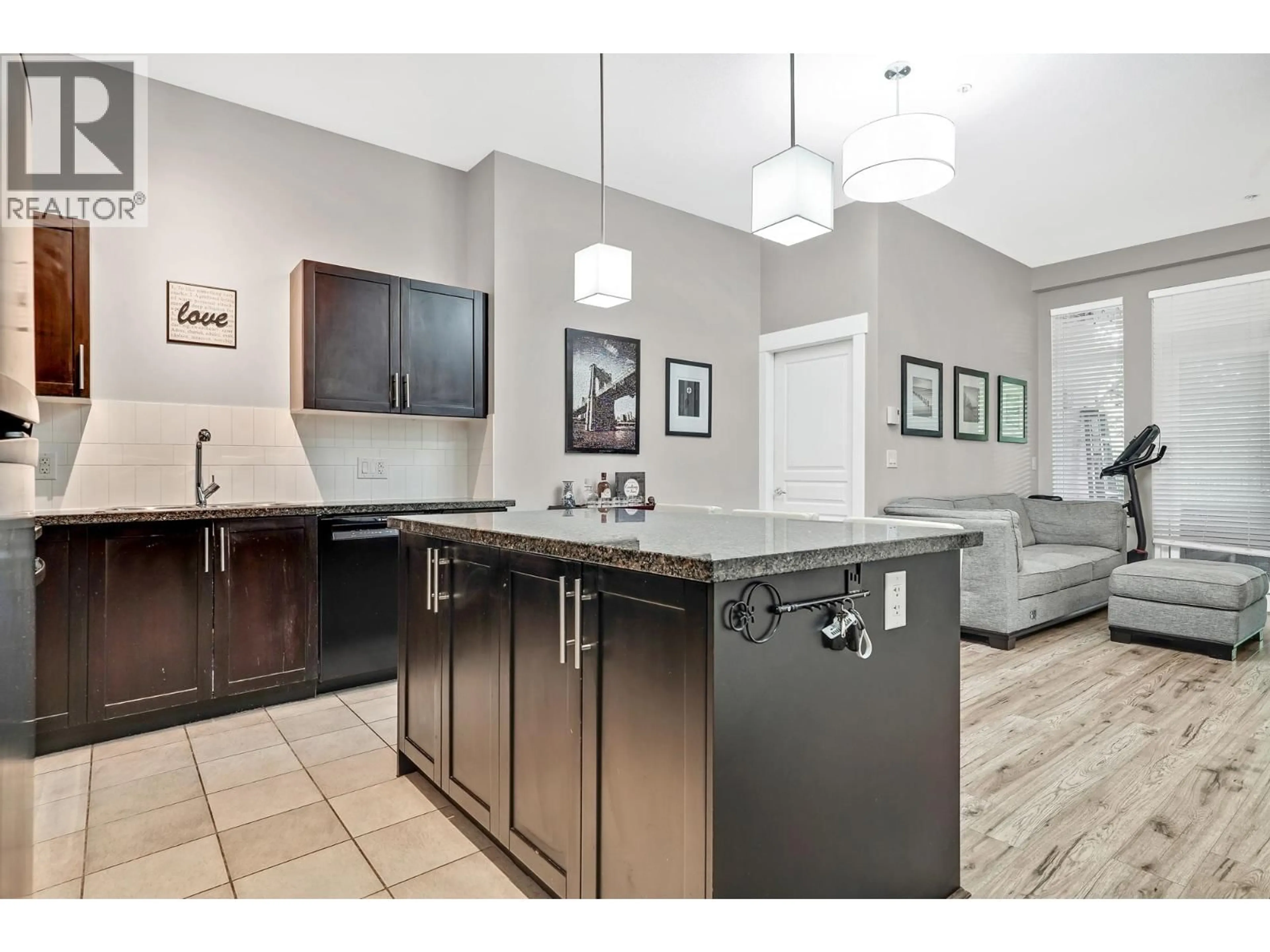 Open concept kitchen, ceramic/tile floor for 102 - 12283 224 STREET, Maple Ridge British Columbia V2X8Z3