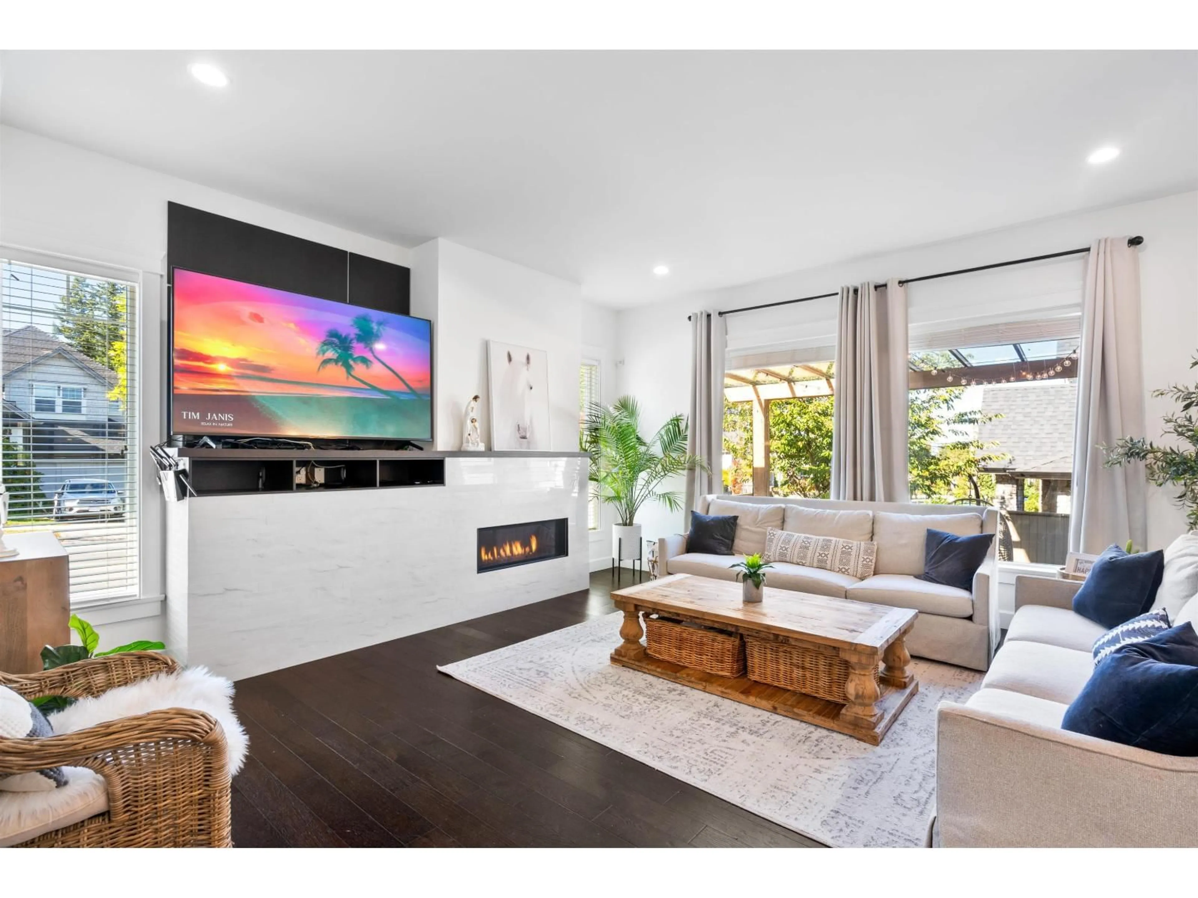 Living room with furniture, unknown for 16411 26B AVENUE, Surrey British Columbia V3Z0P3