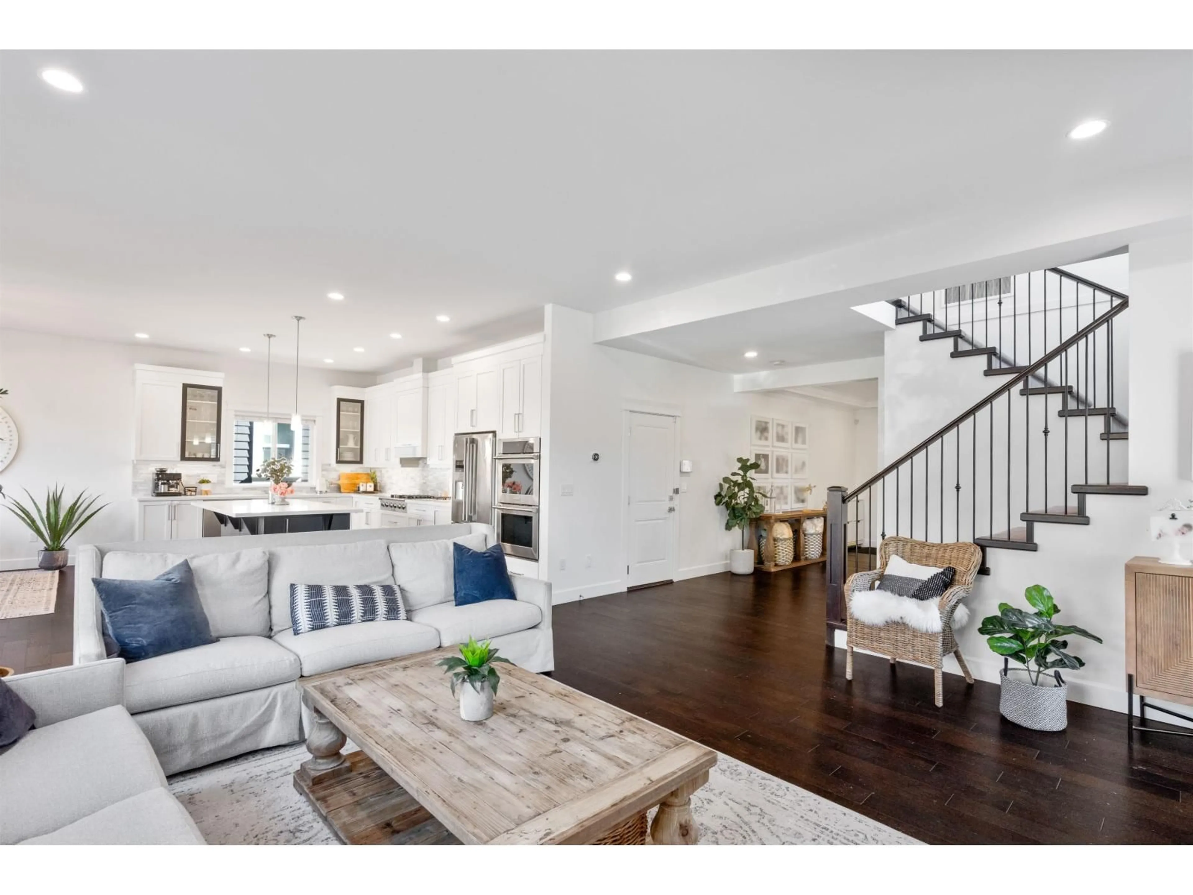 Living room with furniture, unknown for 16411 26B AVENUE, Surrey British Columbia V3Z0P3