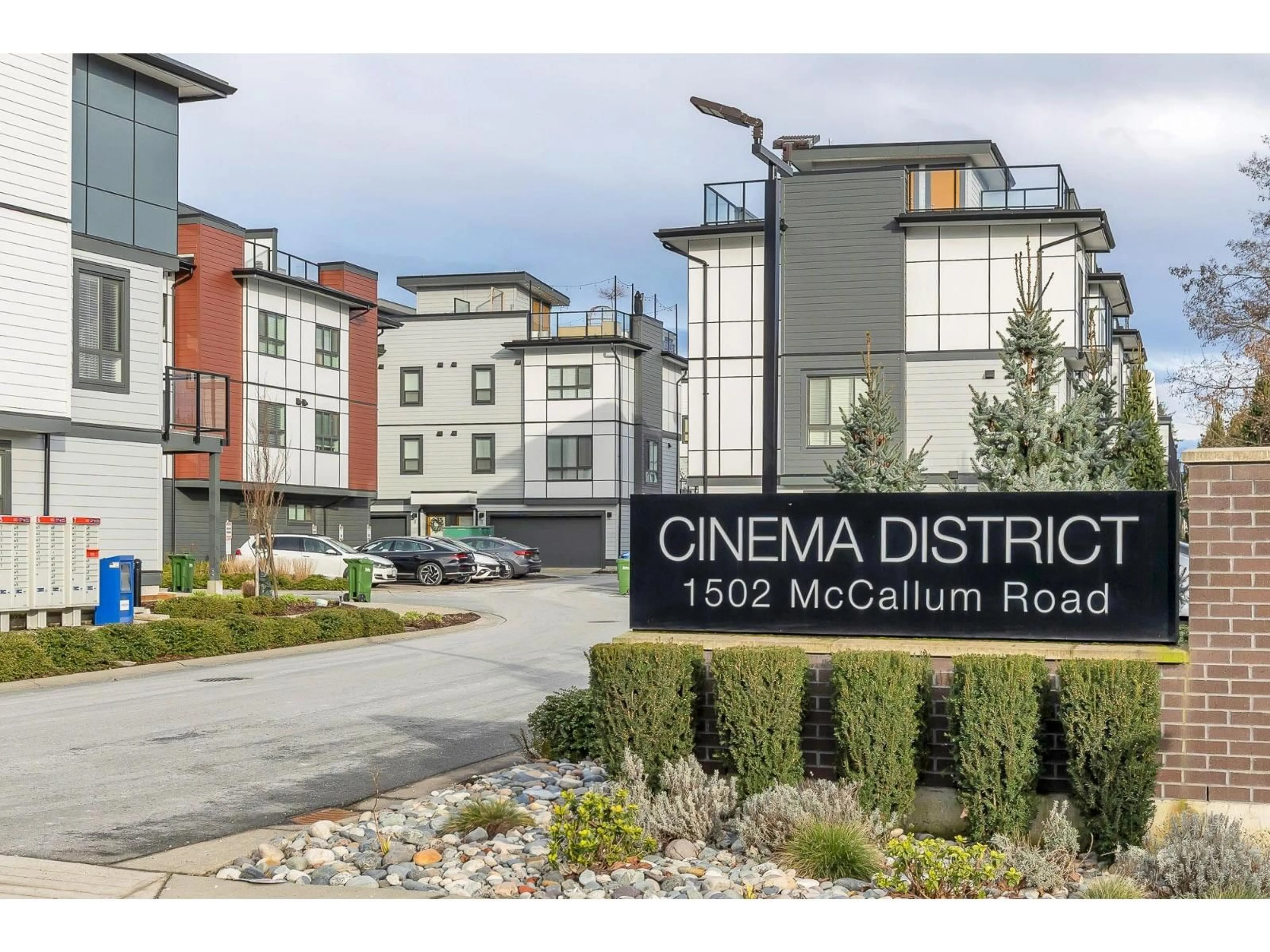 A pic from outside/outdoor area/front of a property/back of a property/a pic from drone, street for 50 - 1502 MCCALLUM ROAD, Abbotsford British Columbia V2S0K7