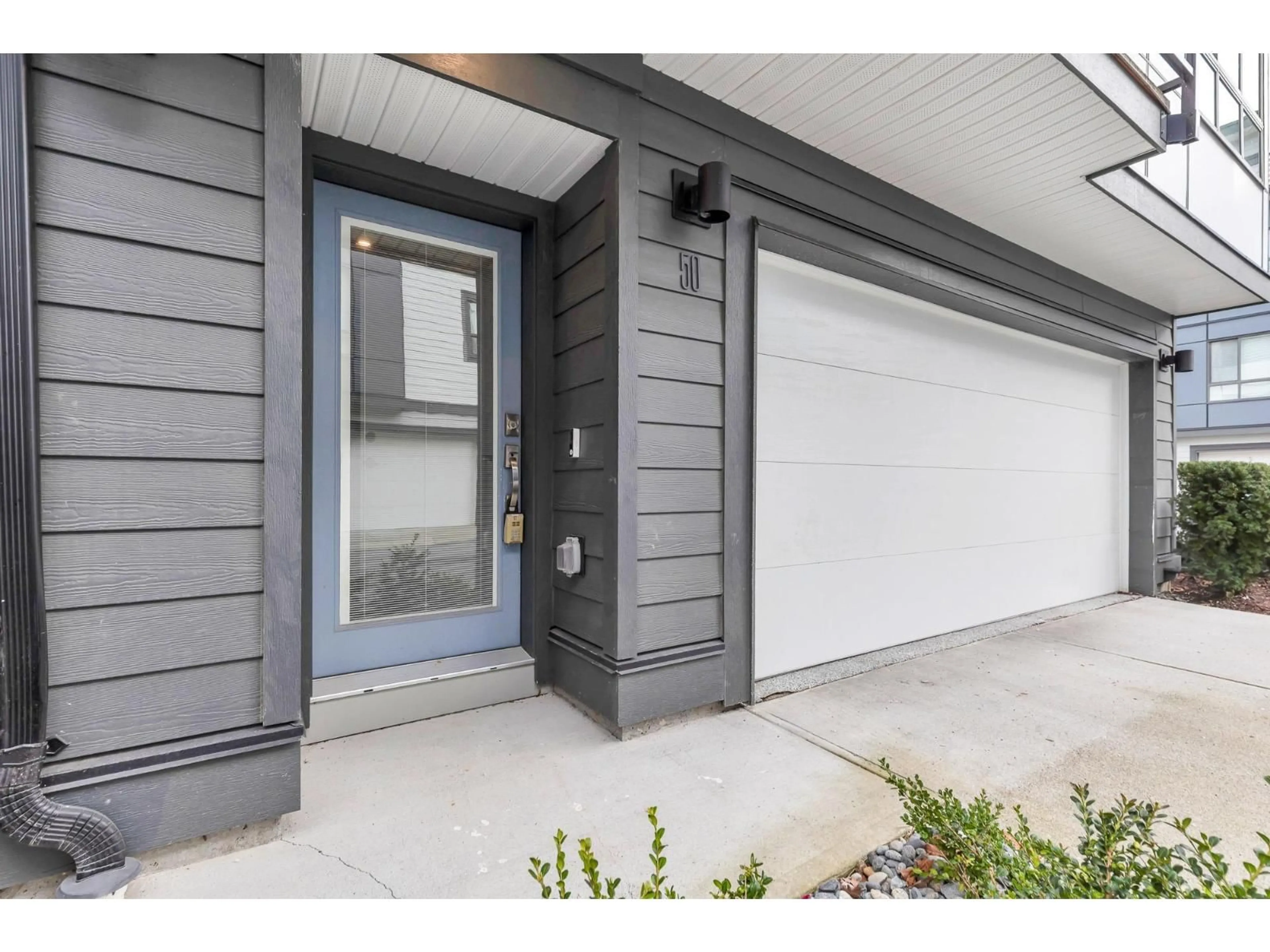 Indoor entryway for 50 - 1502 MCCALLUM ROAD, Abbotsford British Columbia V2S0K7