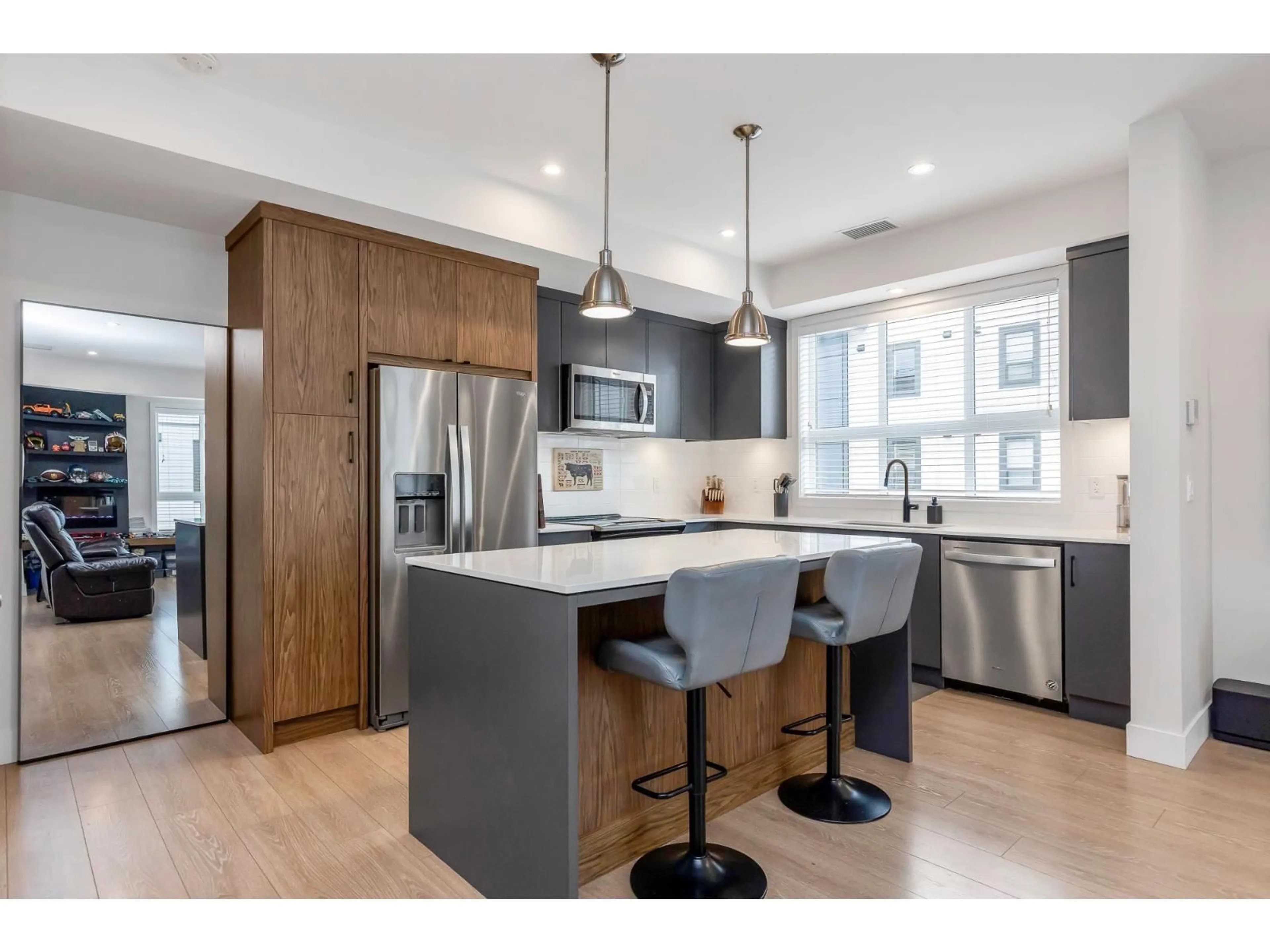 Open concept kitchen, unknown for 50 - 1502 MCCALLUM ROAD, Abbotsford British Columbia V2S0K7