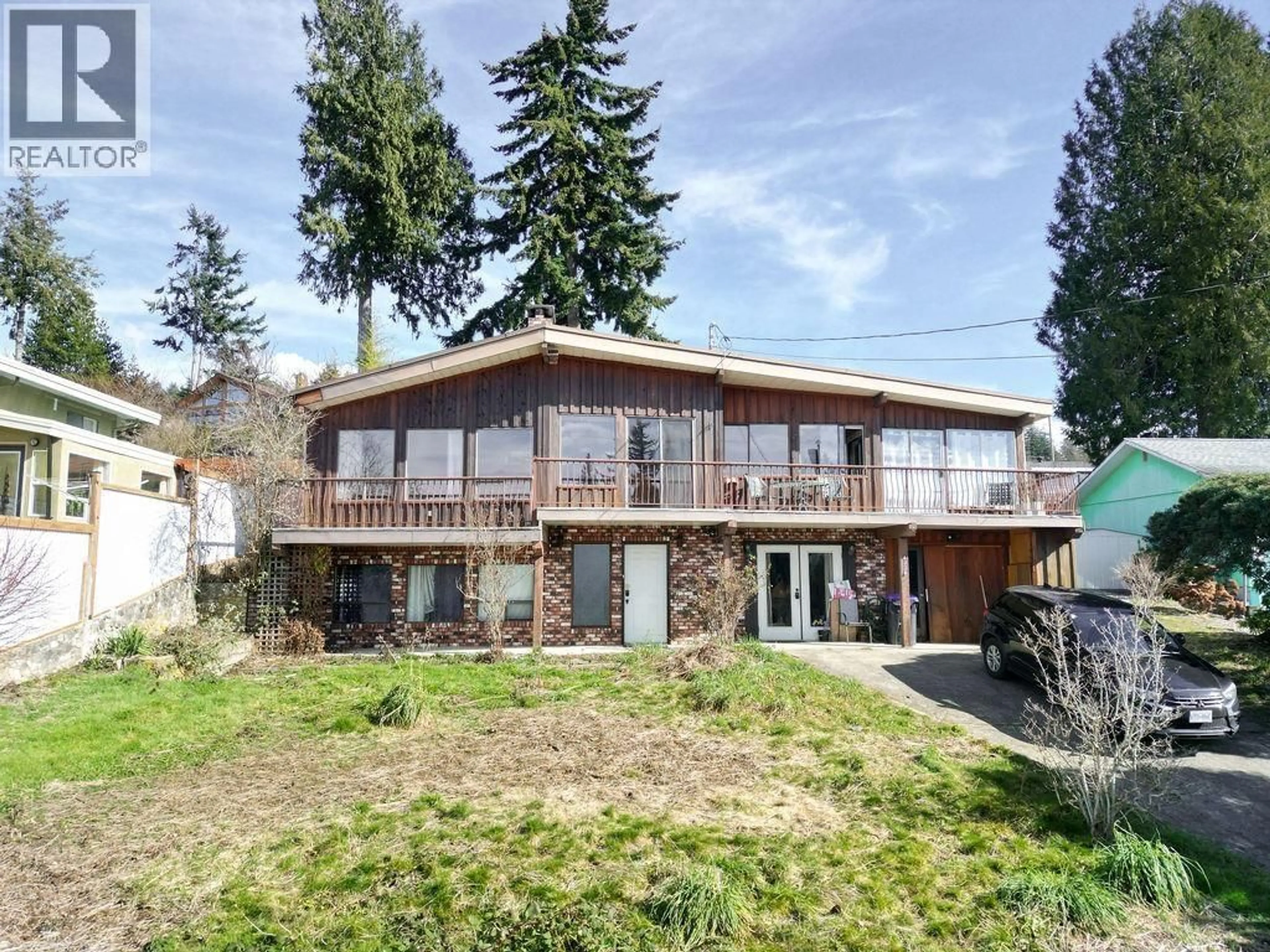 A pic from outside/outdoor area/front of a property/back of a property/a pic from drone, unknown for 4934 GEER ROAD, Sechelt British Columbia V0N3A2