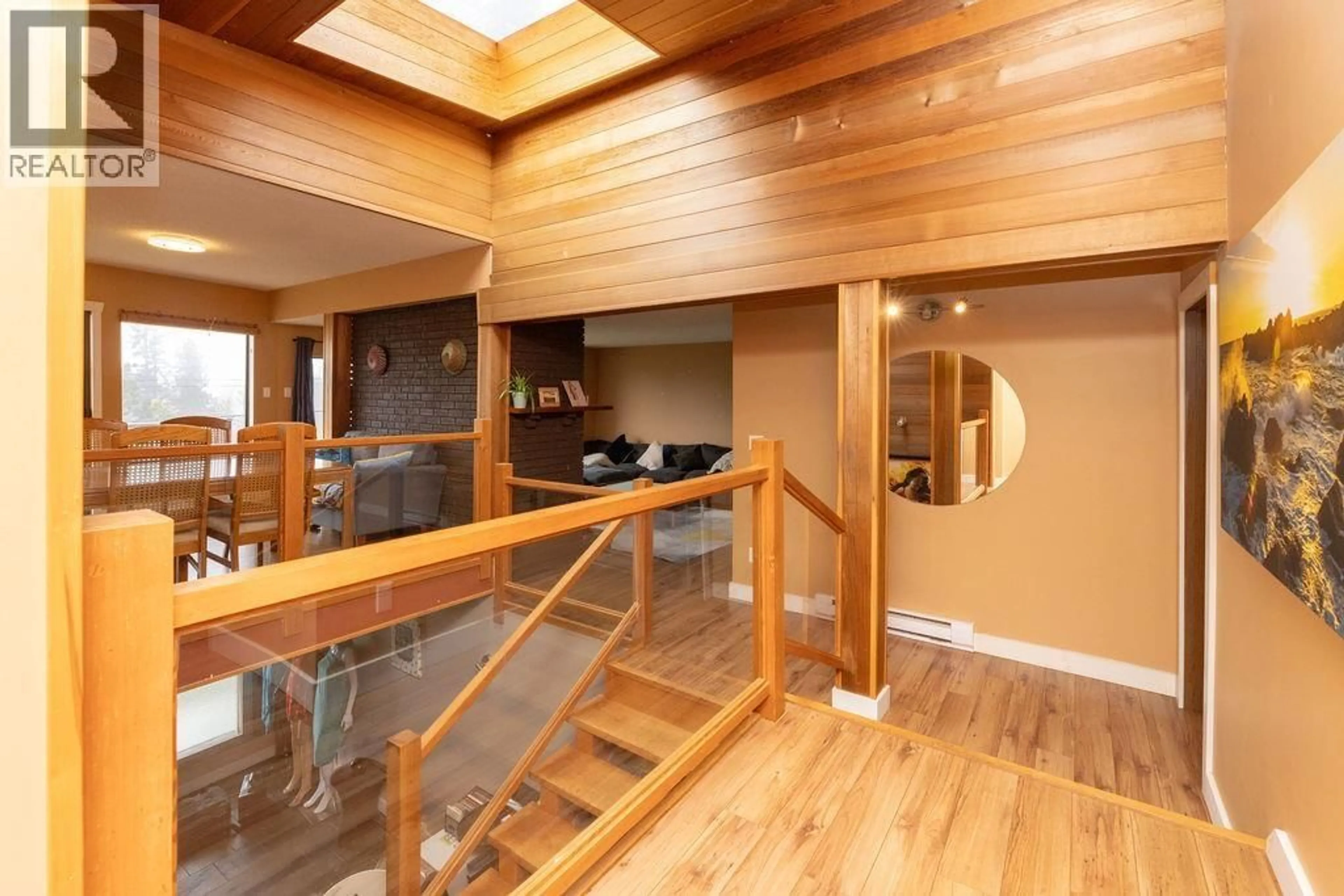 Indoor foyer for 4934 GEER ROAD, Sechelt British Columbia V0N3A2