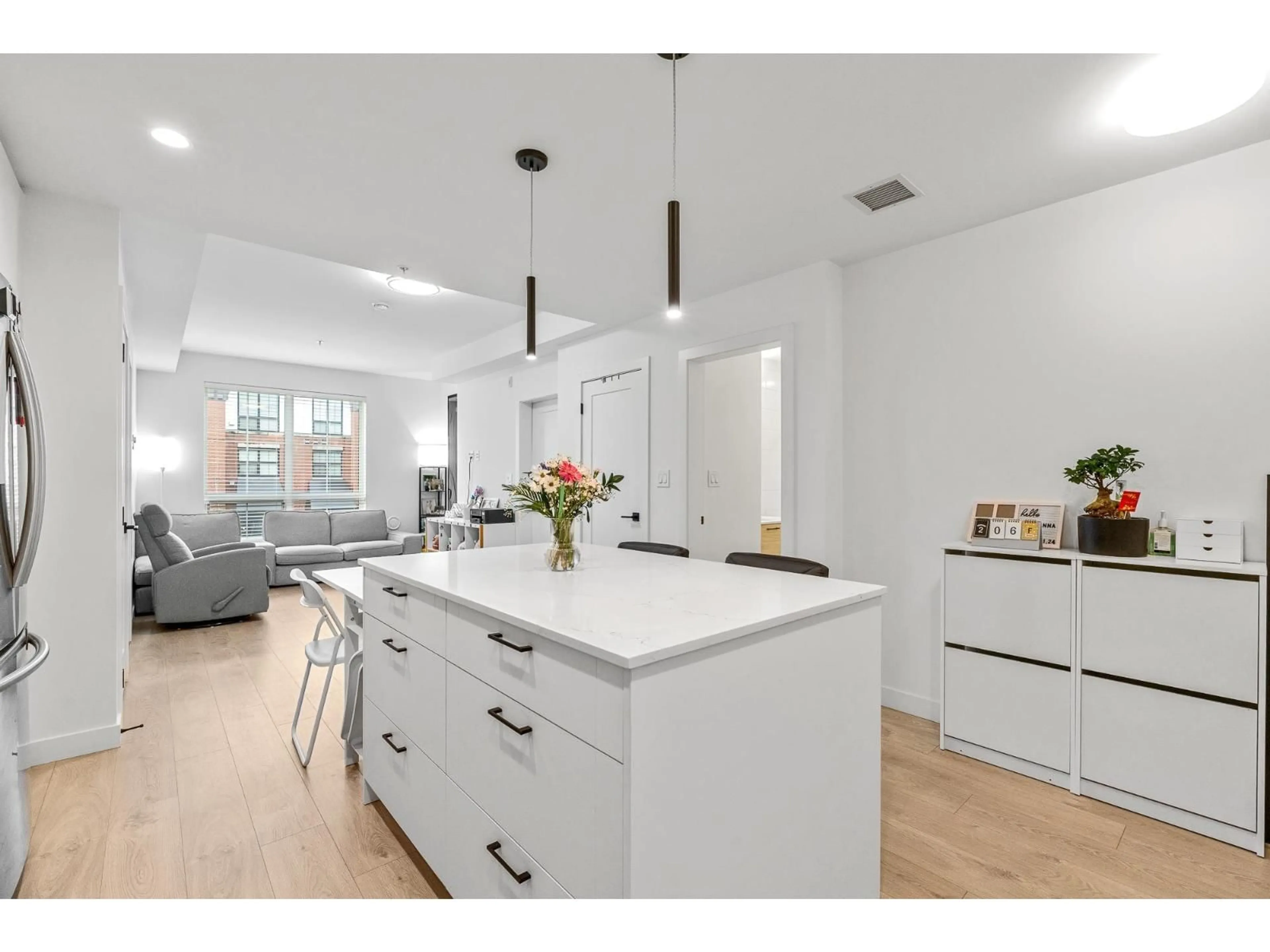 Open concept kitchen, unknown for 210 - 20052 83A AVENUE, Langley British Columbia V2Y3P4