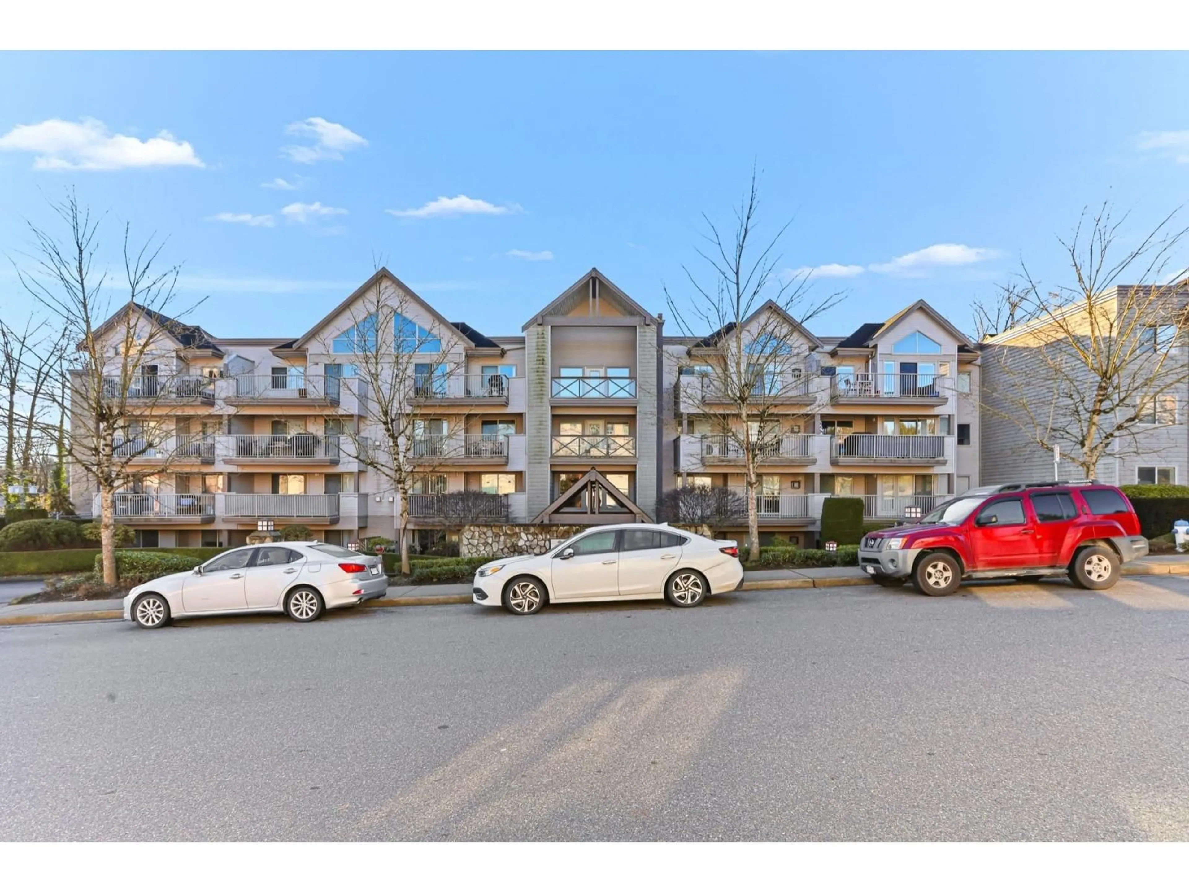 A pic from outside/outdoor area/front of a property/back of a property/a pic from drone, mountain view for 403 - 33478 ROBERTS AVENUE, Abbotsford British Columbia V2S8E1