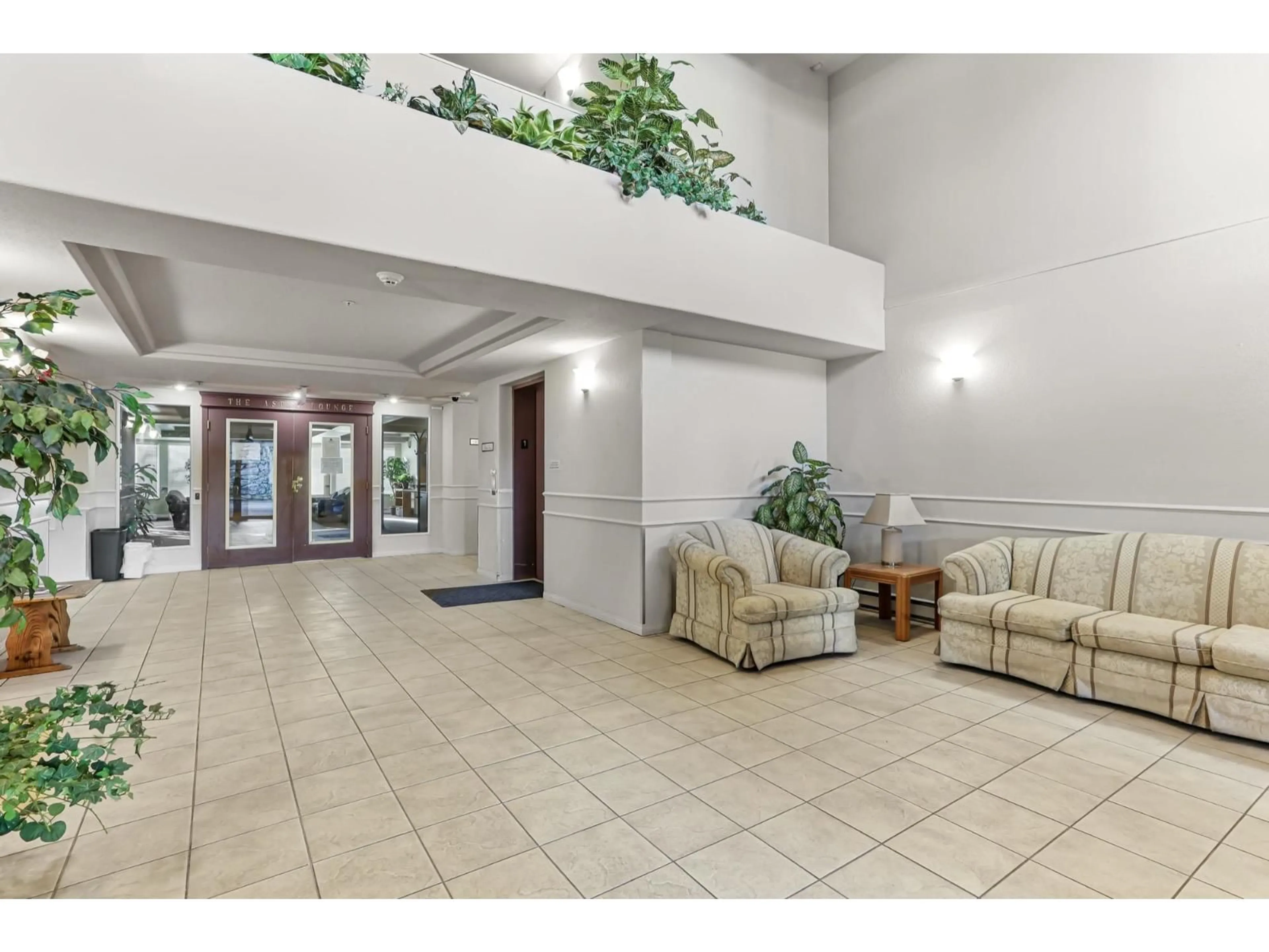 Lobby for 403 - 33478 ROBERTS AVENUE, Abbotsford British Columbia V2S8E1