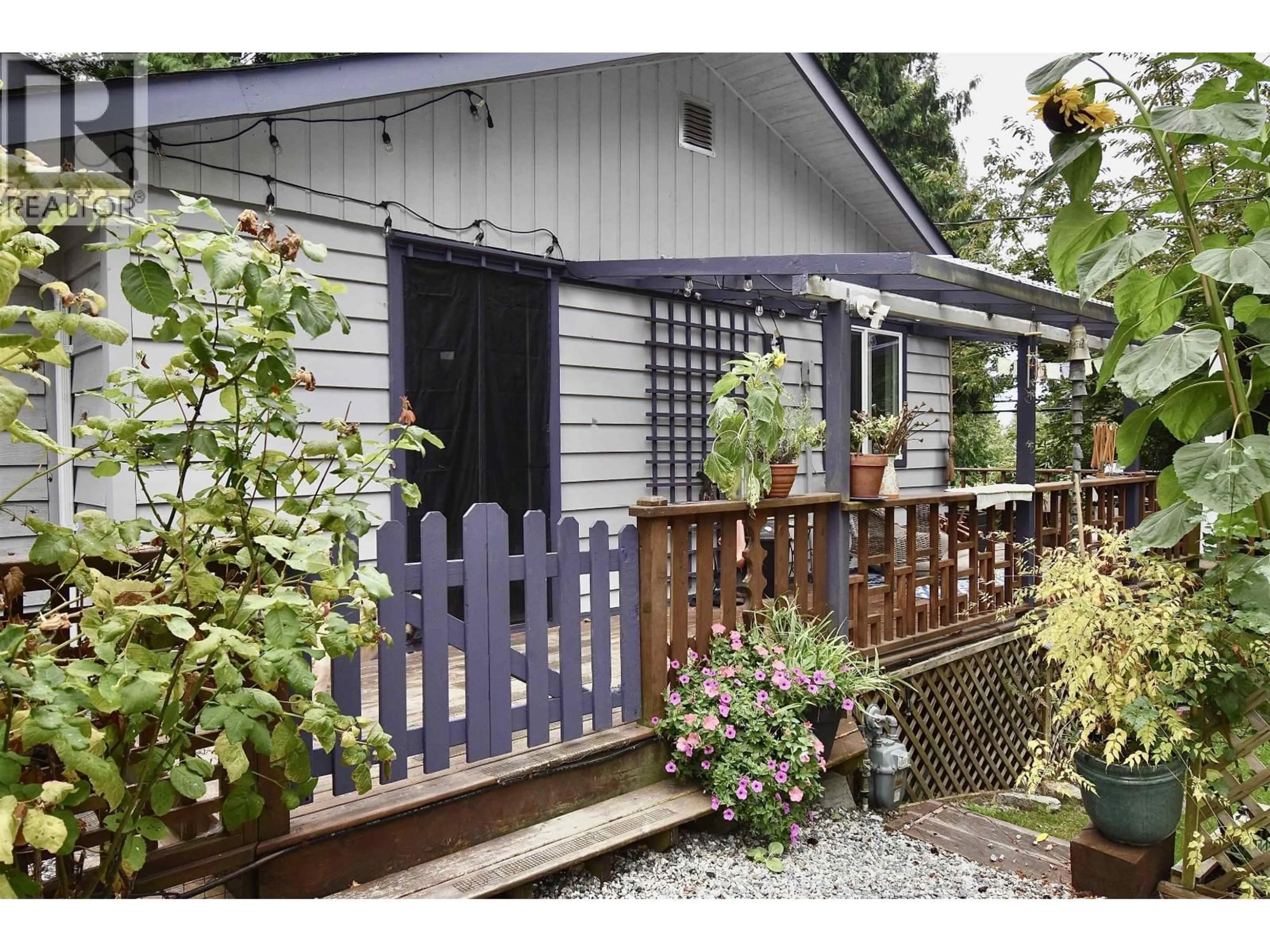 Home with vinyl exterior material, street for 776 GEDDES ROAD, Roberts Creek British Columbia V0N2W6