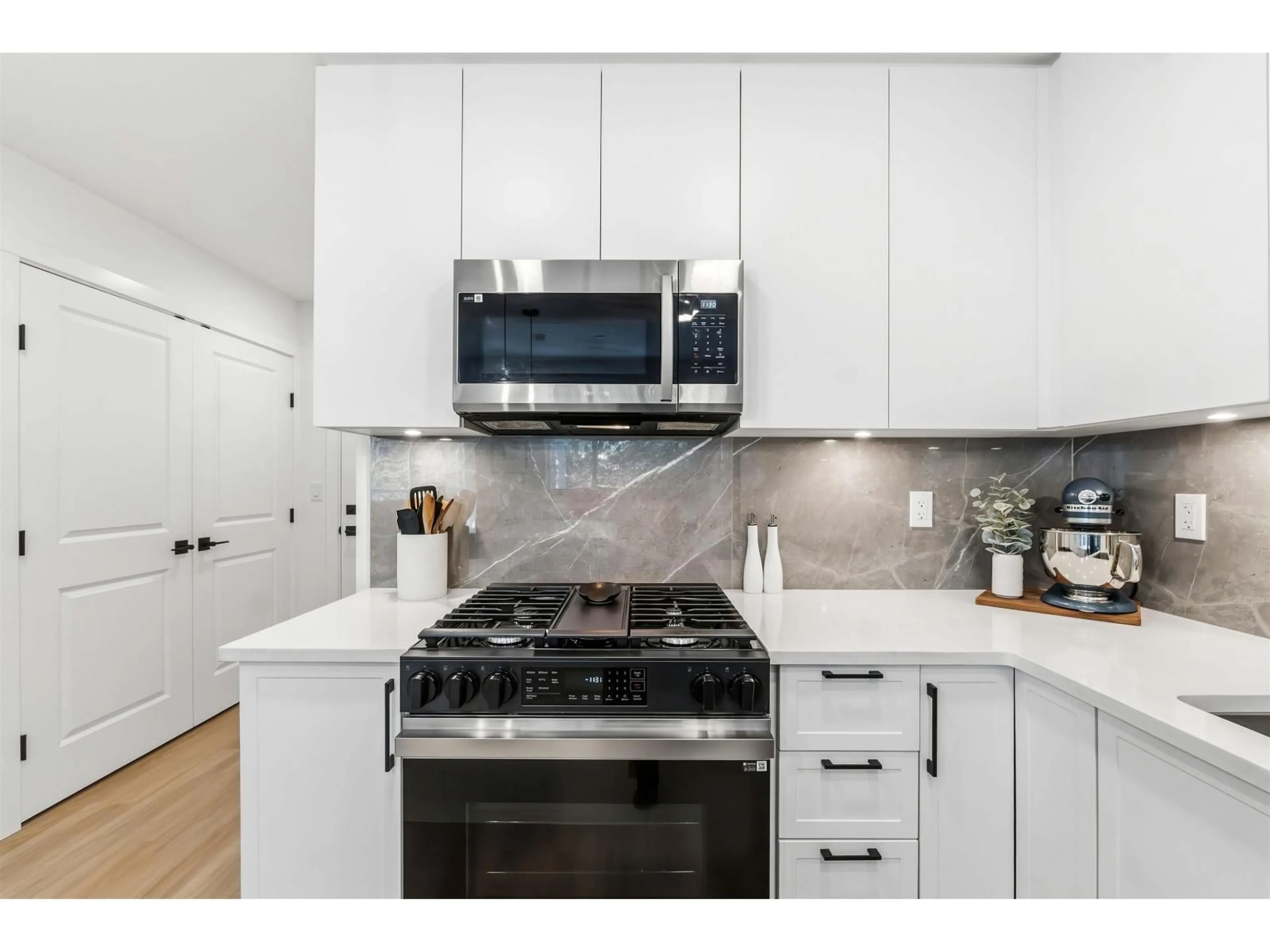 Standard kitchen, unknown for 409 - 3528 146A STREET, Surrey British Columbia V4P0H4