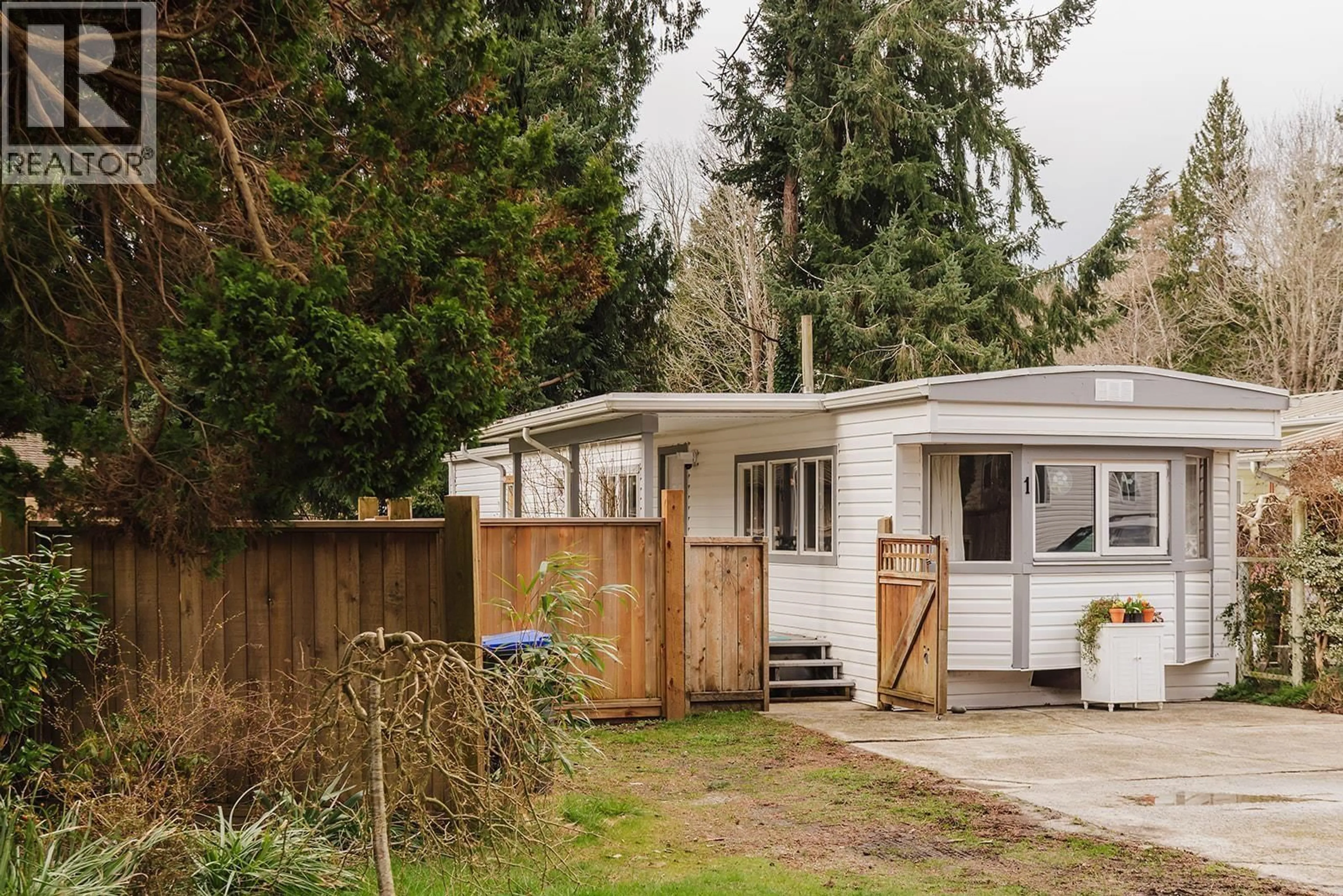 Unknown for 1 - 4514 SUNSHINE COAST HIGHWAY, Sechelt British Columbia V7Z0G9