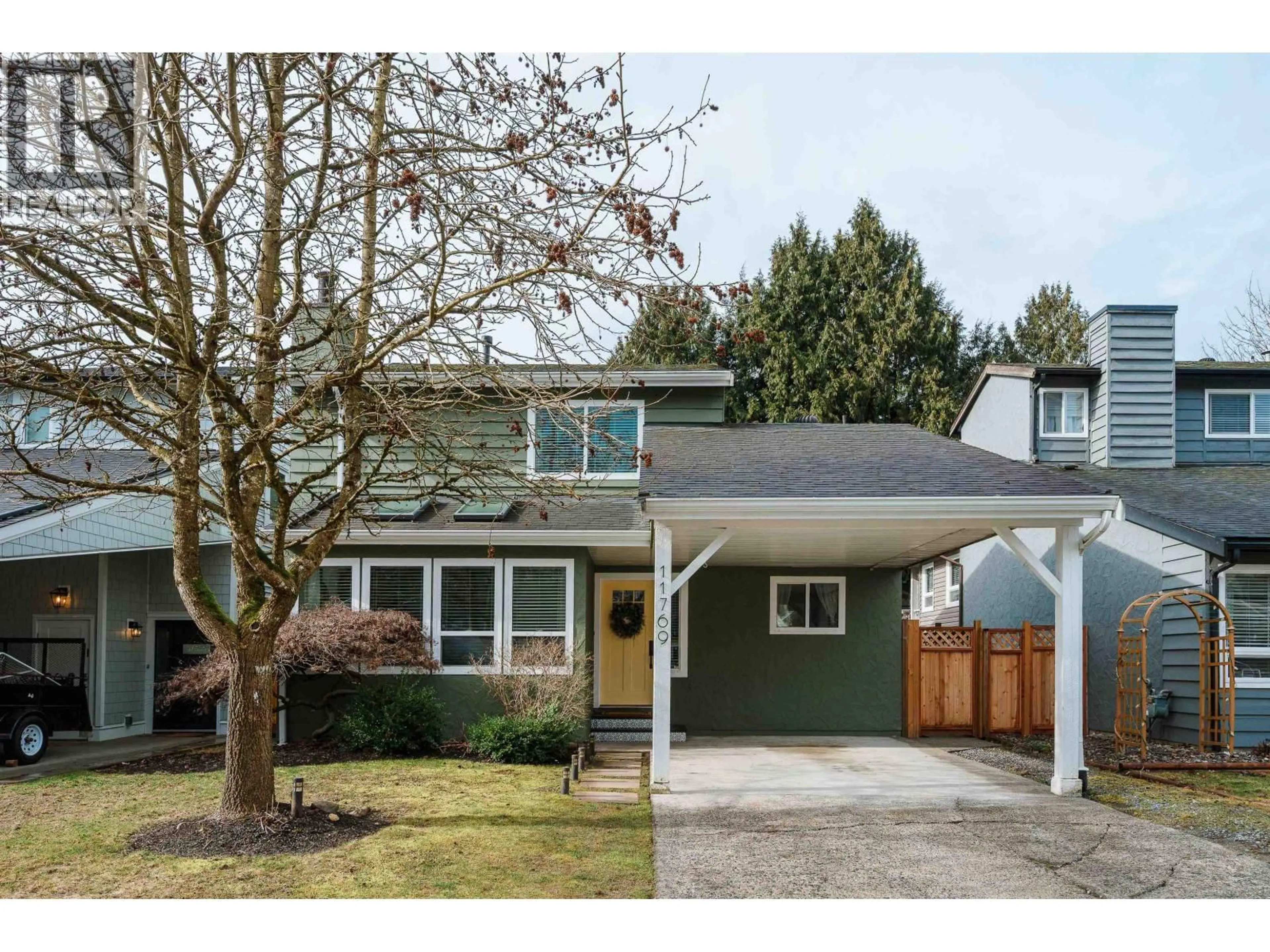 Home with vinyl exterior material, street for 11769 WILDWOOD CRESCENT, Pitt Meadows British Columbia V3Y1M1