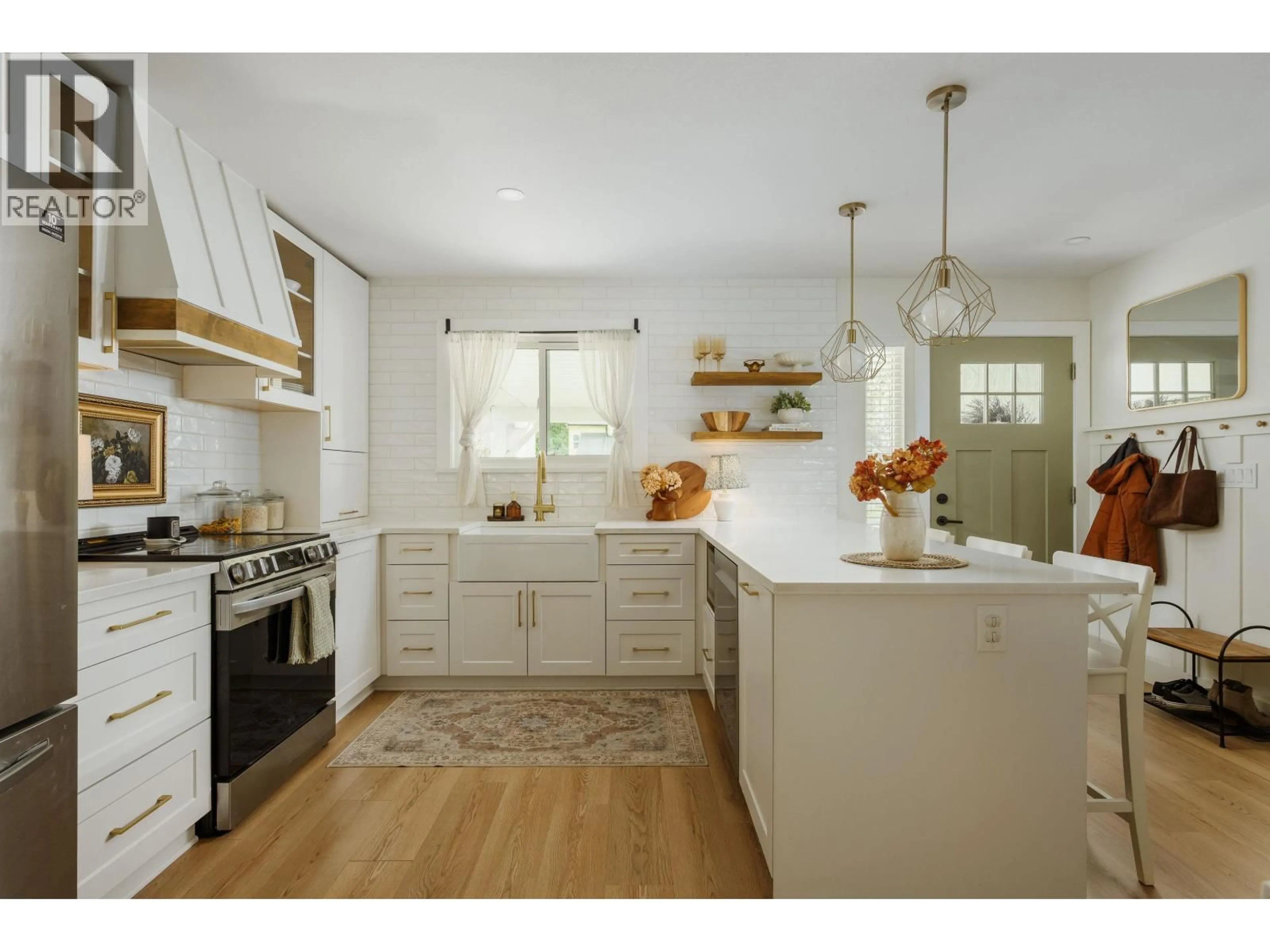 Open concept kitchen, unknown for 11769 WILDWOOD CRESCENT, Pitt Meadows British Columbia V3Y1M1