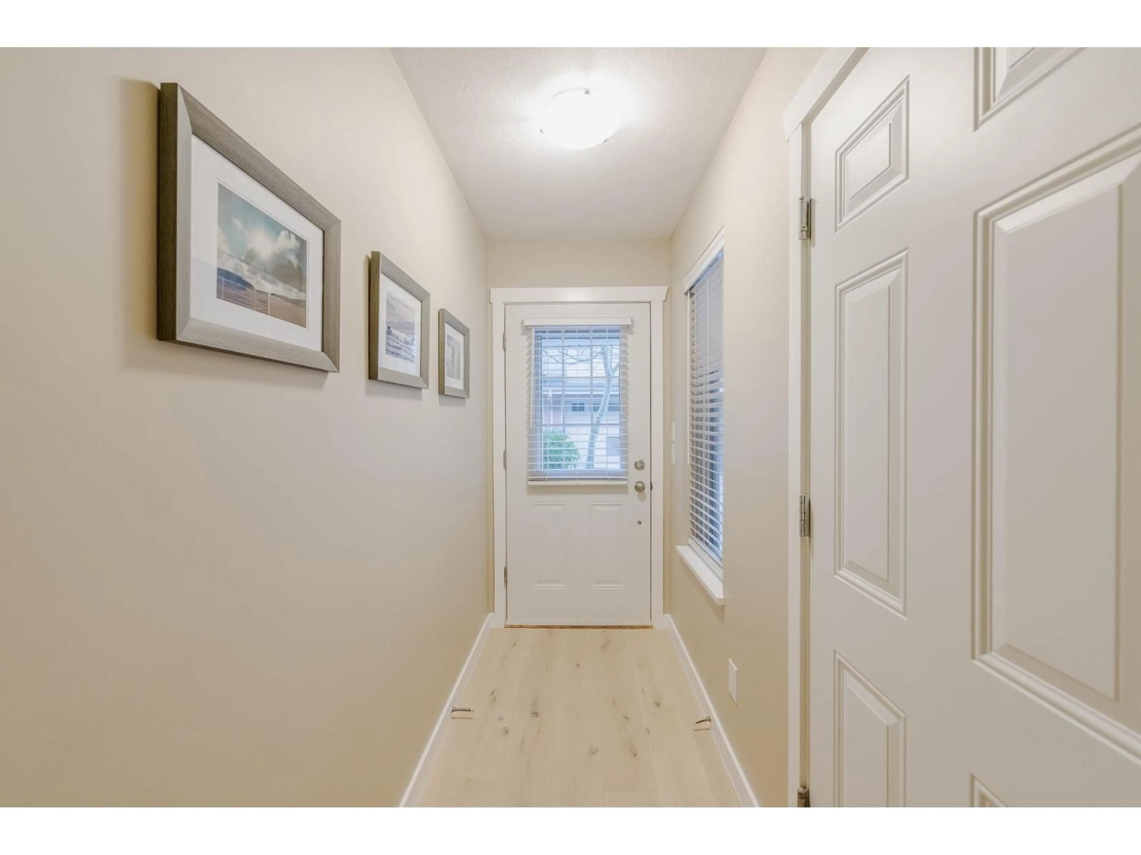 Indoor entryway for 29 - 15151 34 AVENUE, Surrey British Columbia V3Z4P5