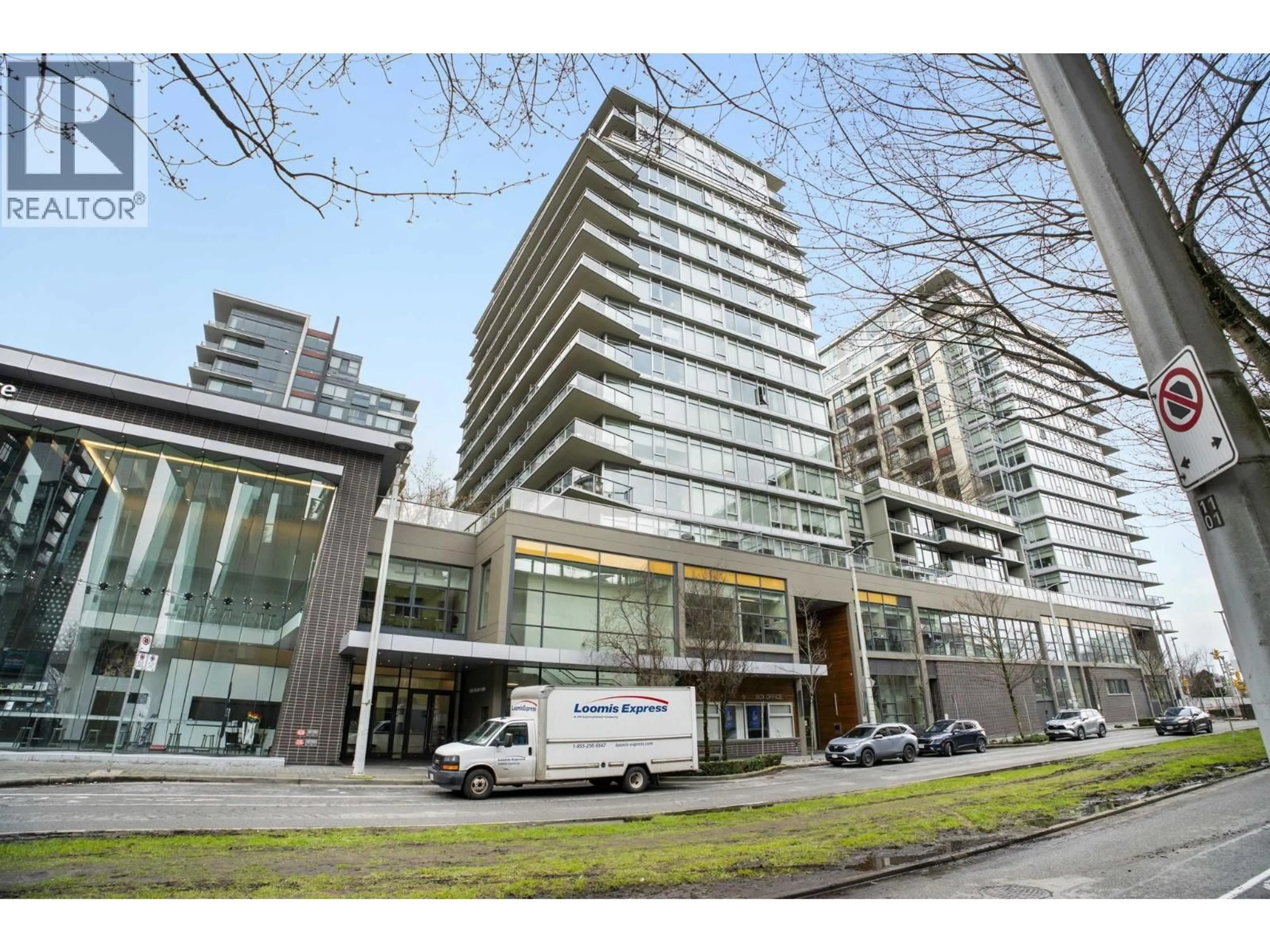 Indoor foyer for 1405 - 168 1ST AVENUE, Vancouver British Columbia V5Y0H6