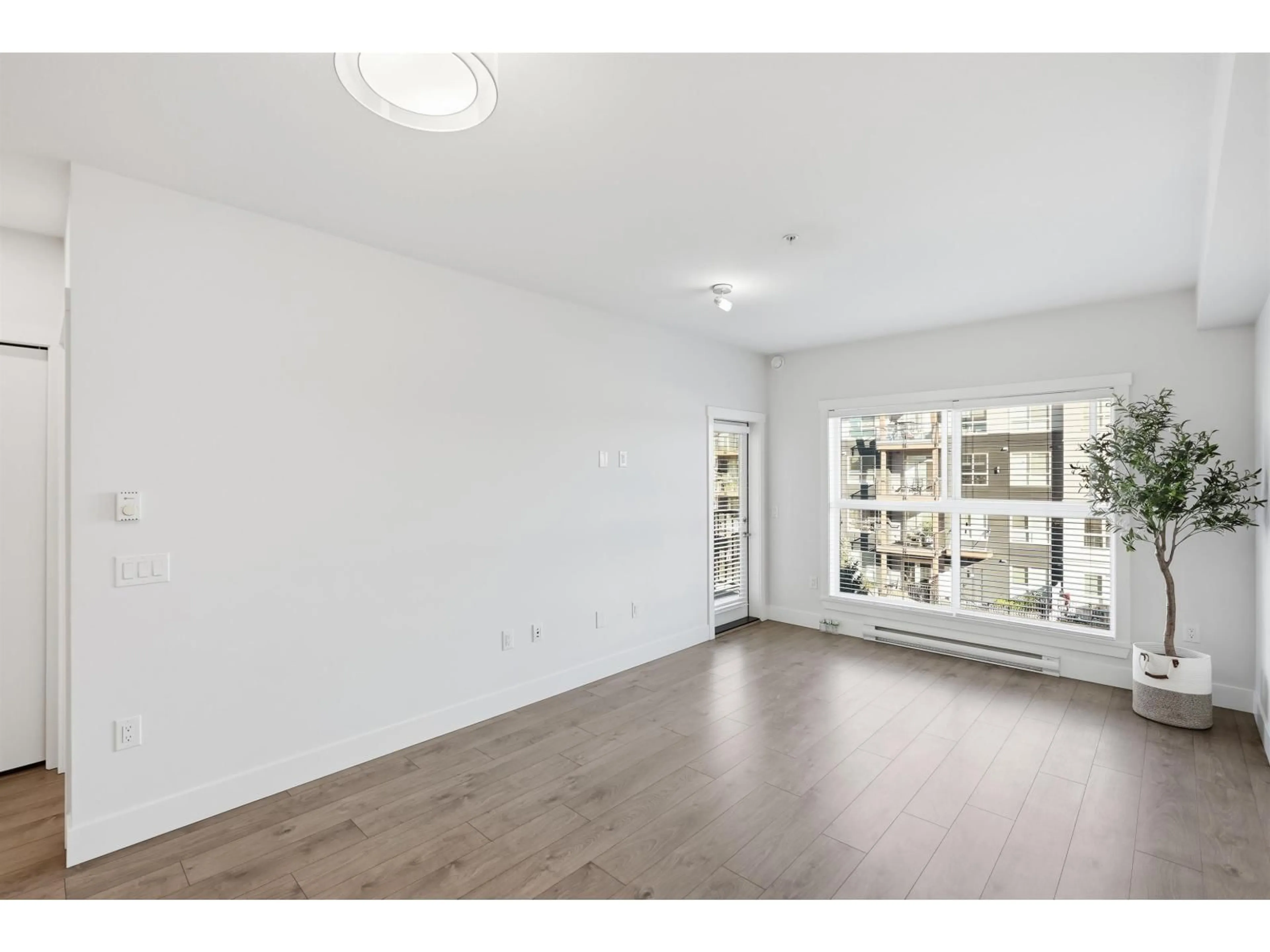 A pic of a room for 310 - 20175 53 AVENUE, Langley British Columbia V3A0J8