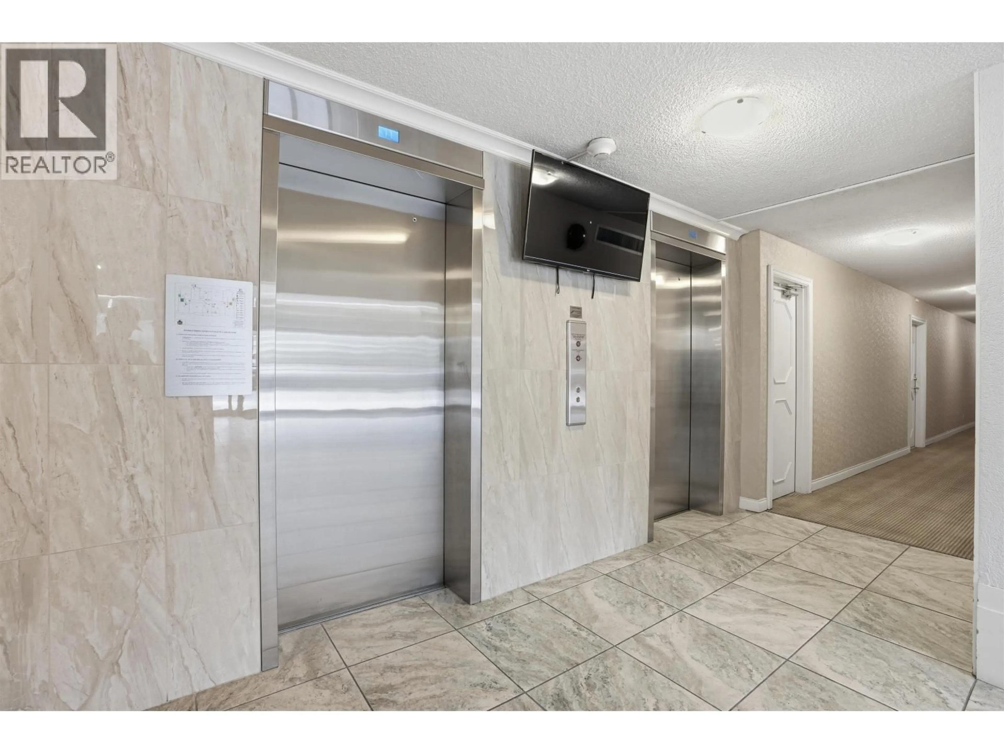 Indoor foyer for 508 - 2020 FULLERTON AVENUE, North Vancouver British Columbia V7P3G3