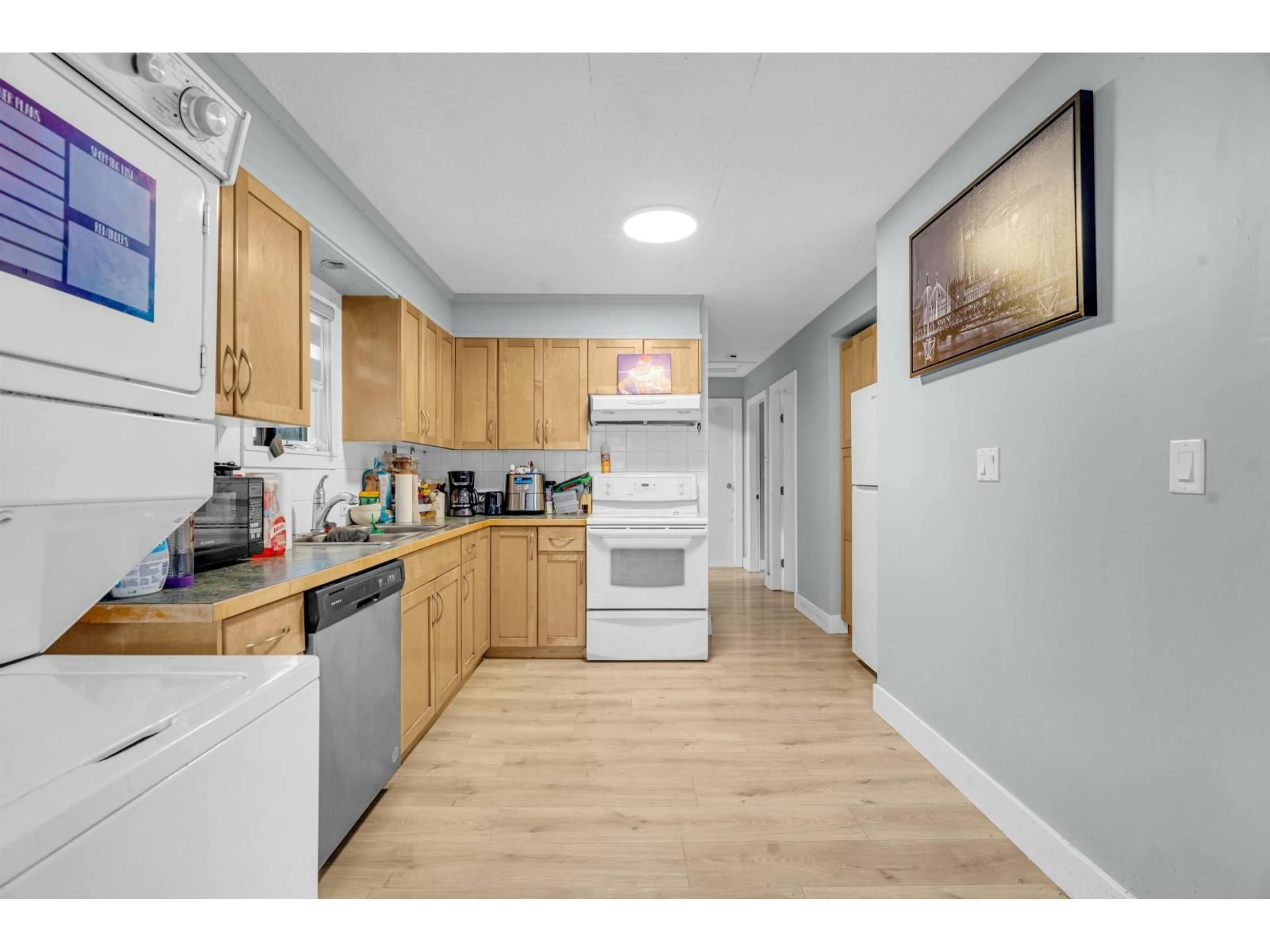 Standard kitchen, unknown for 9433 MENZIES STREET, Chilliwack British Columbia V2P5Z3