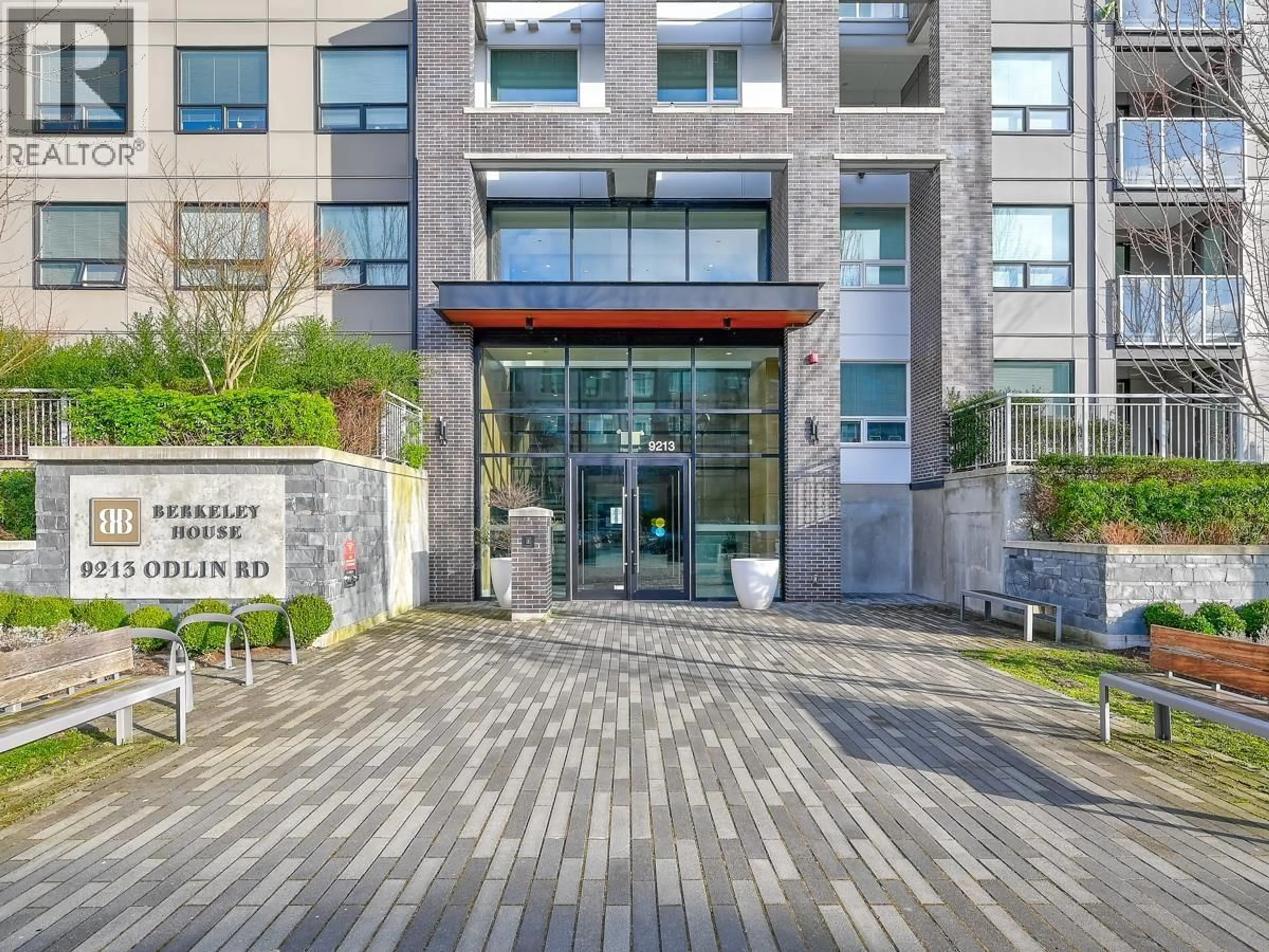 Indoor entryway for 102 - 9213 ODLIN ROAD, Richmond British Columbia V6X0V5