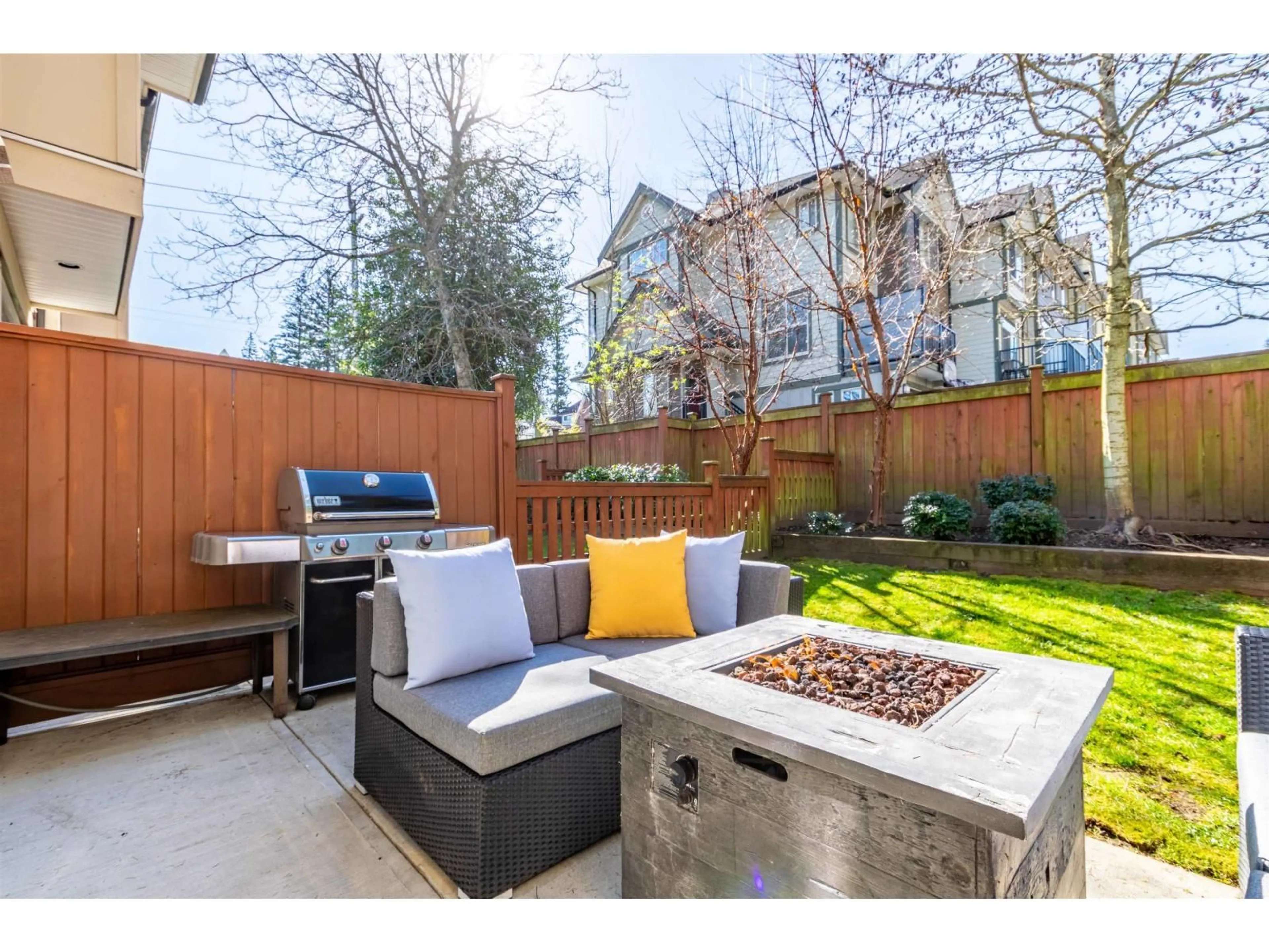 Patio, street for 8 - 2929 156 STREET, Surrey British Columbia V3Z0S9