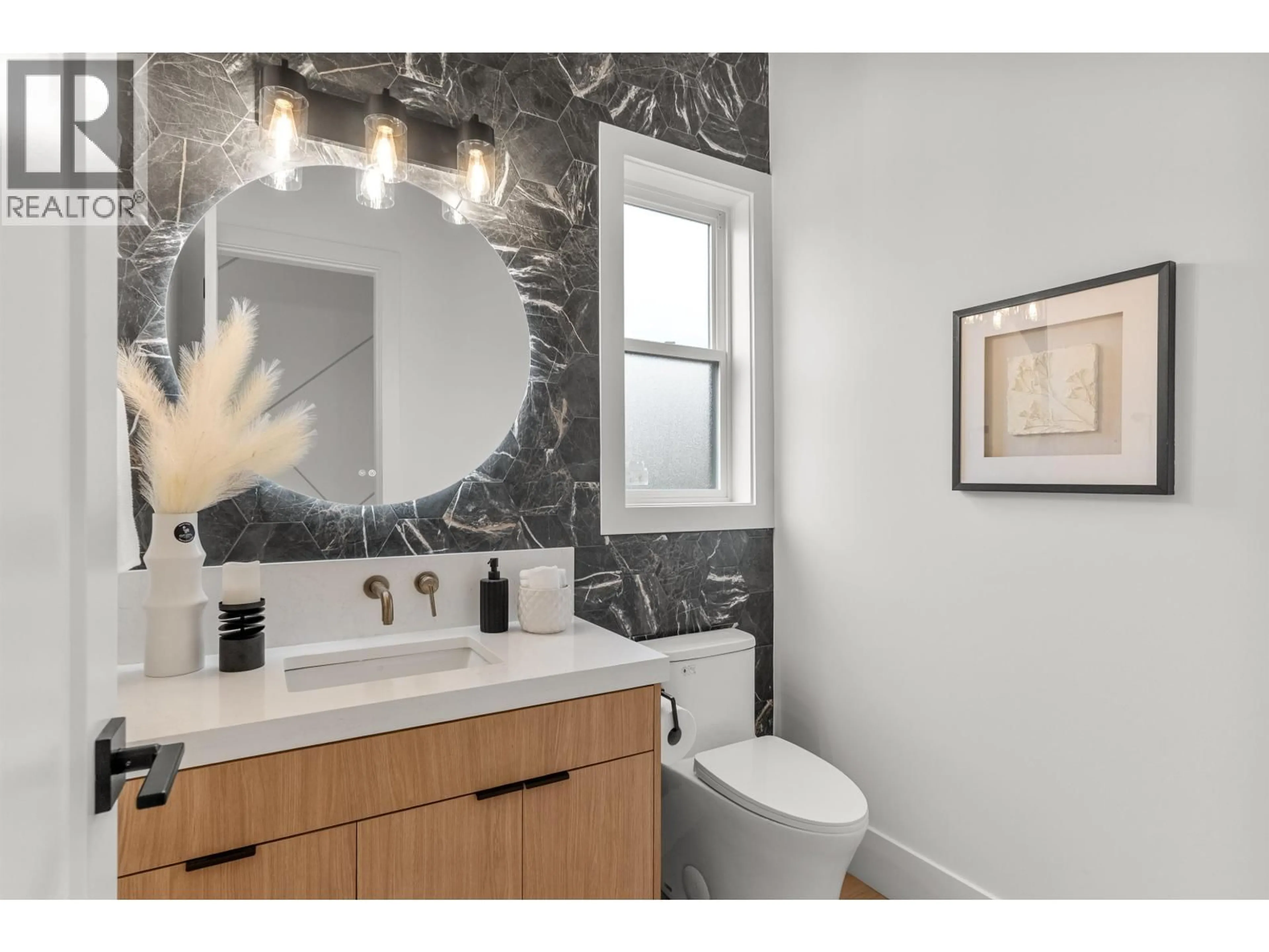 Contemporary bathroom, ceramic/tile floor for 1616 BRAID ROAD, Delta British Columbia V4L1T4