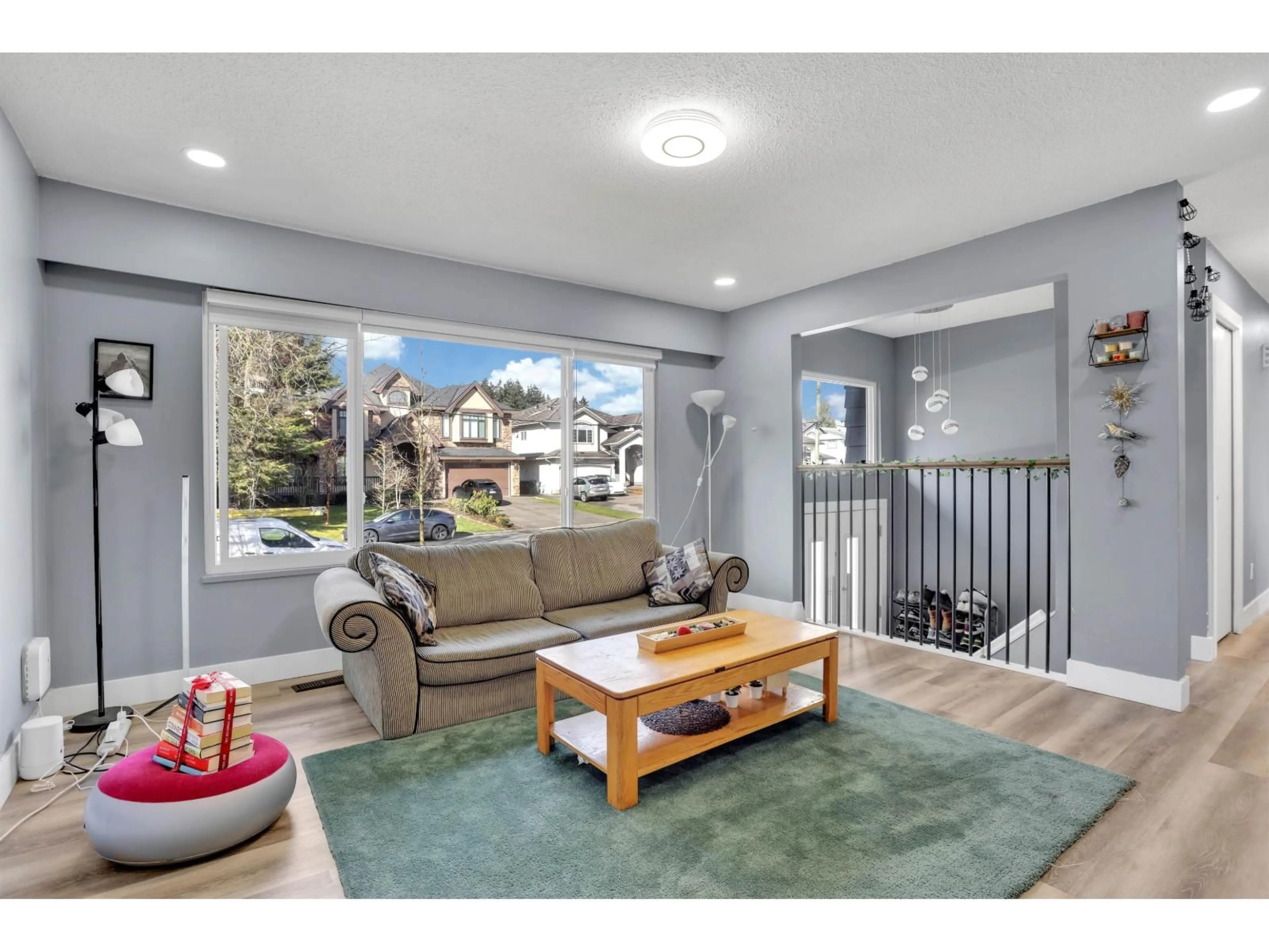 Living room with furniture, unknown for 9024 123A STREET, Surrey British Columbia V3V6K3