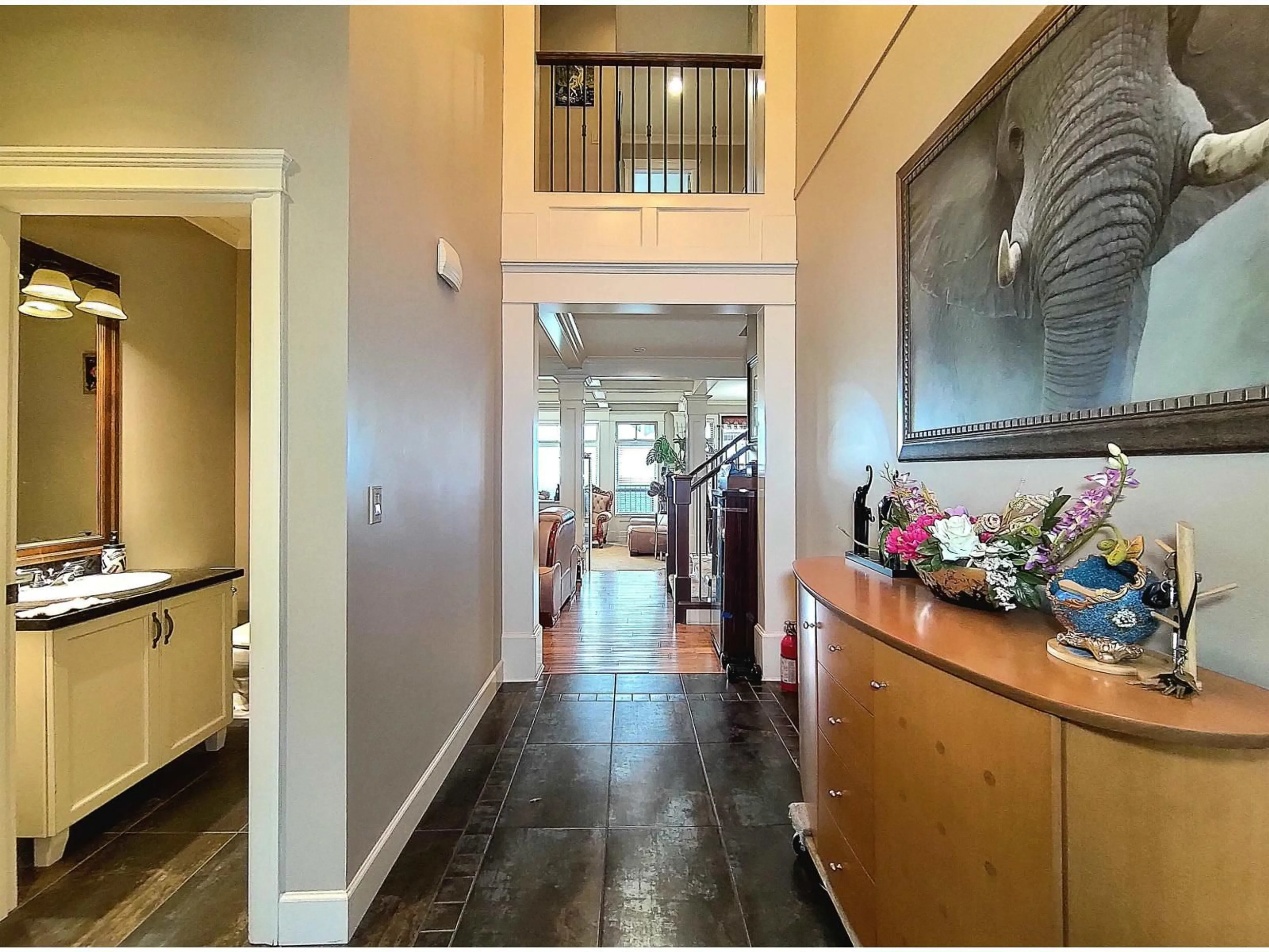 Indoor foyer for 3493 APPLEWOOD DRIVE, Abbotsford British Columbia V3G3G3